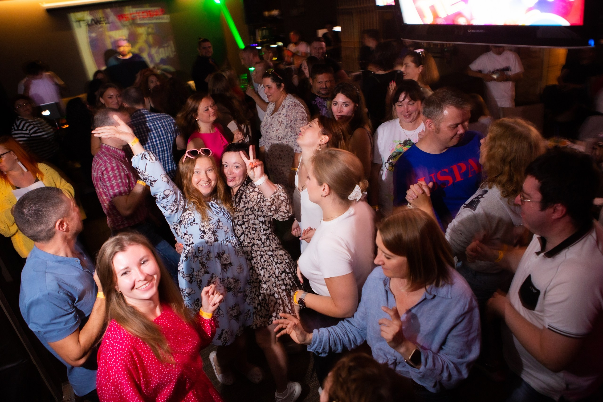 Лето, гуд бай! Клубная вечеринка | 25.08.23. Галерея Фантим