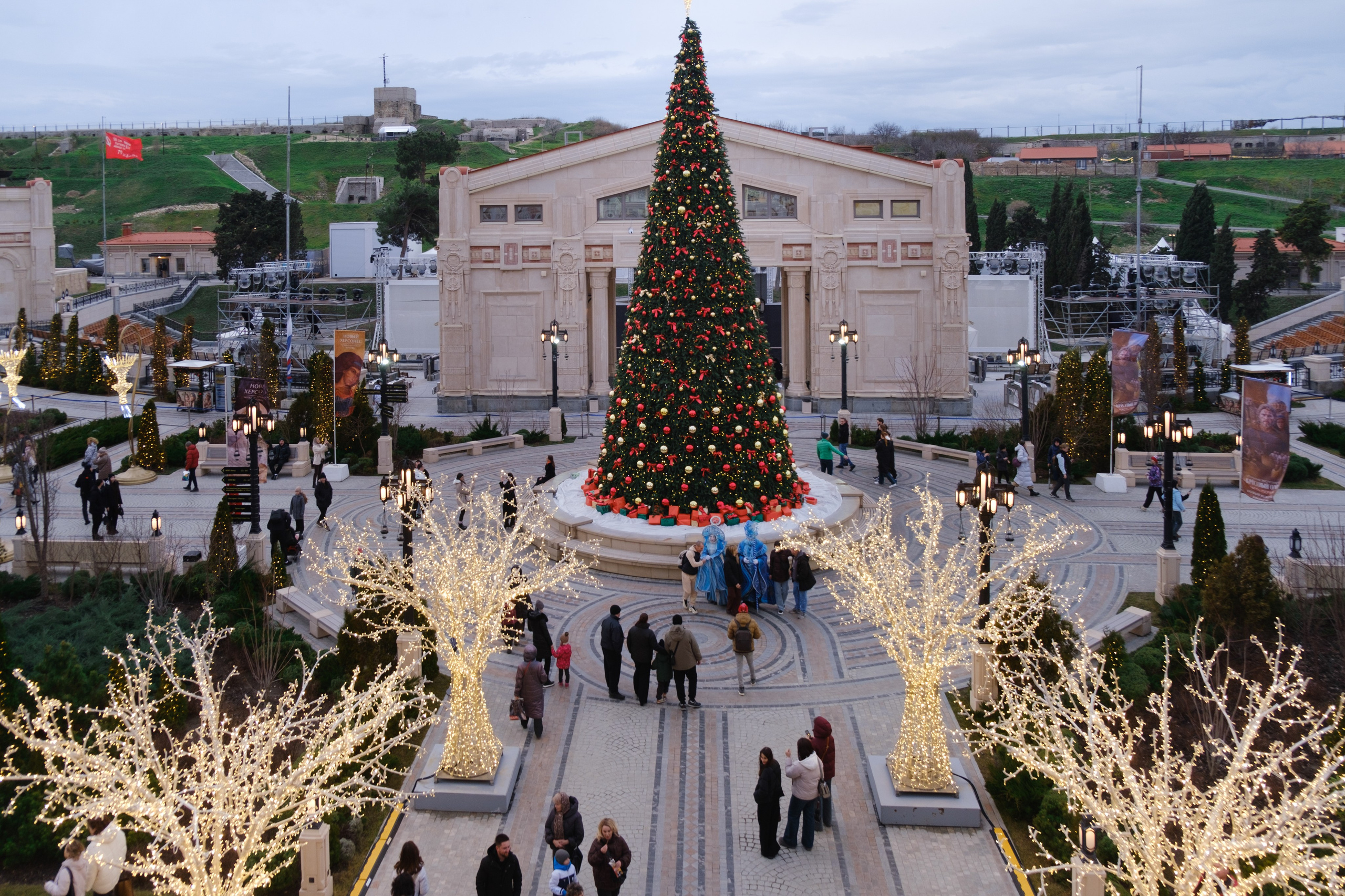 Новогодний репортаж из парка «Новый Херсонес» | Фотограф Илья Желдак. Профессиональная фотосъемка в Крыму. Натуральные эмоции и живые кадры. Забронируйте дату прямо сейчас!