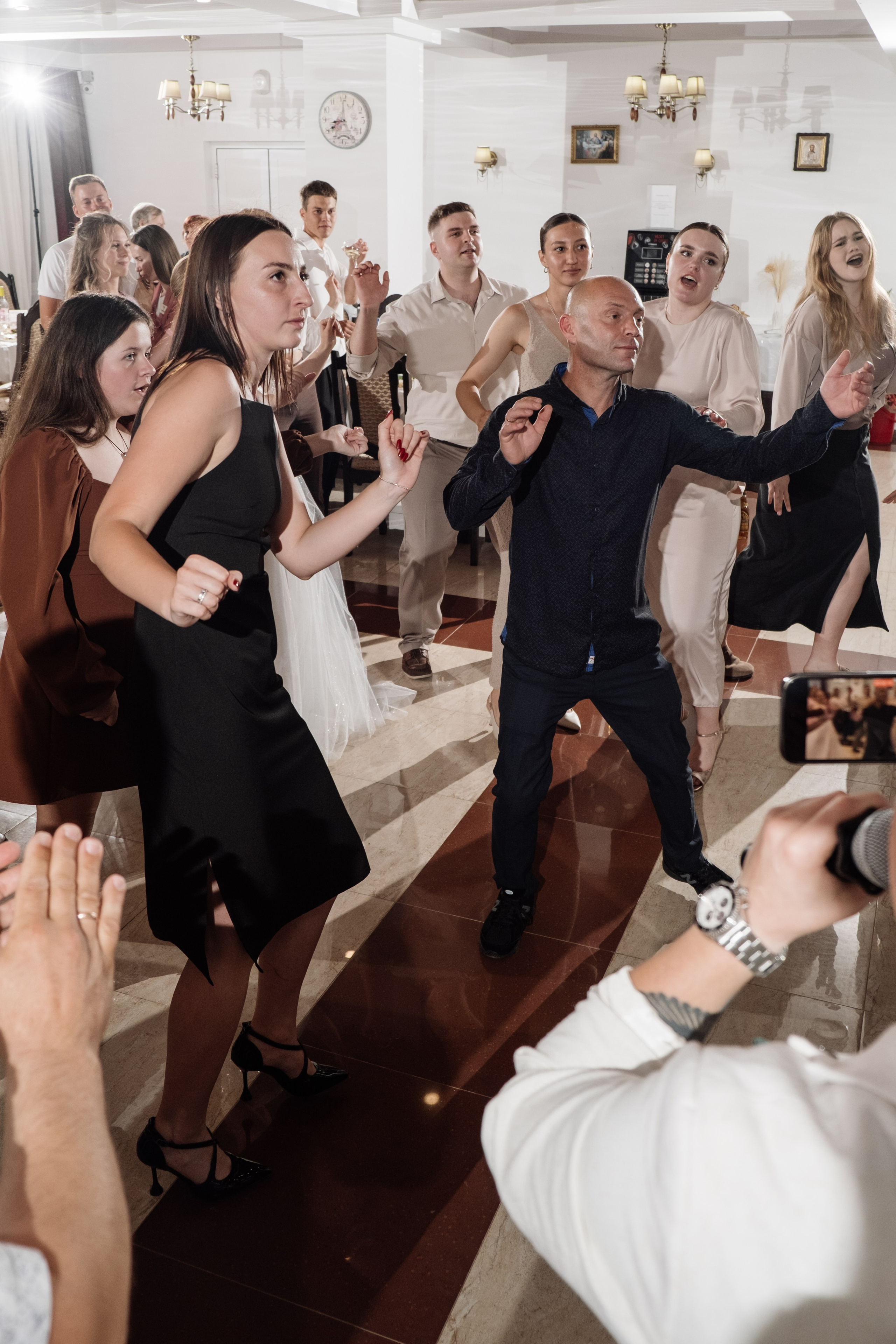 Свадебный ретопртаж. Профессиональная фотосъемка в Крыму. Натуральные эмоции и живые кадры. Забронируйте дату прямо сейчас!