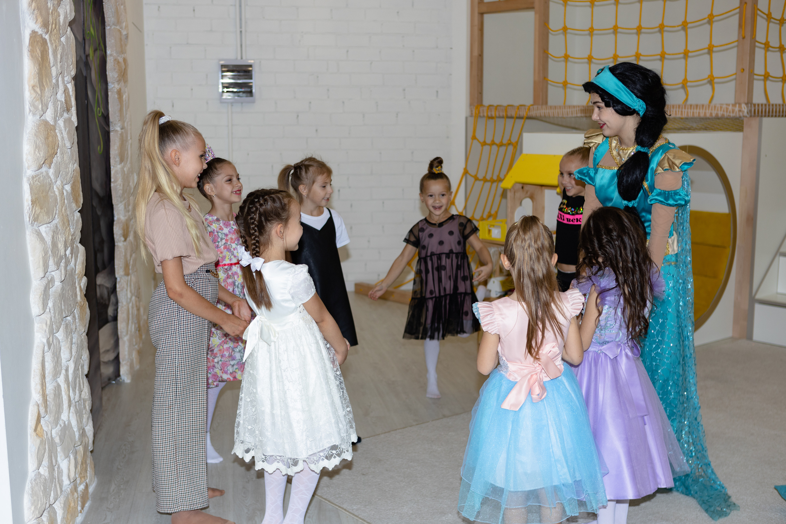 День рождения Амиры. Главная