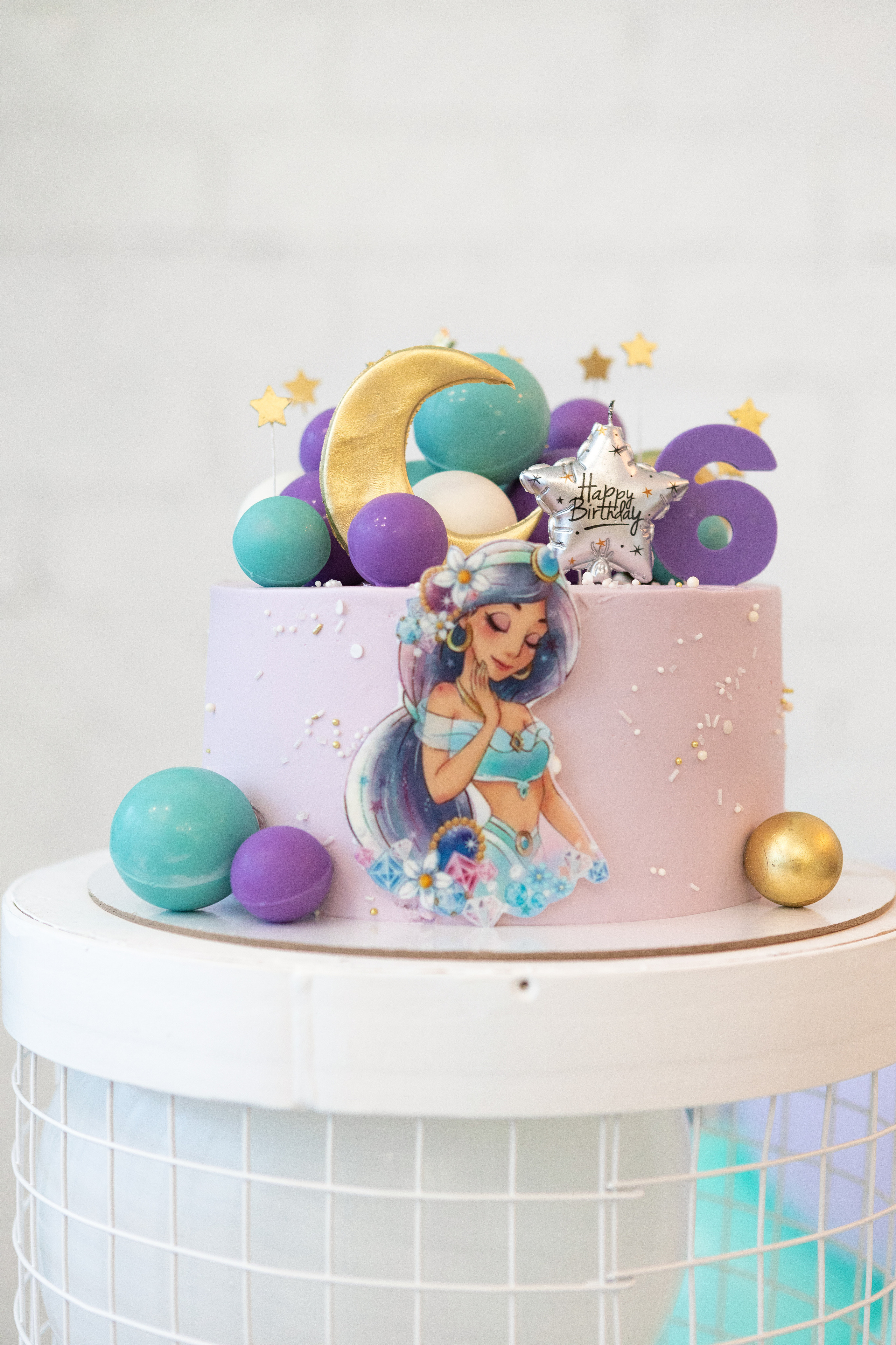 День рождения Амиры. Главная