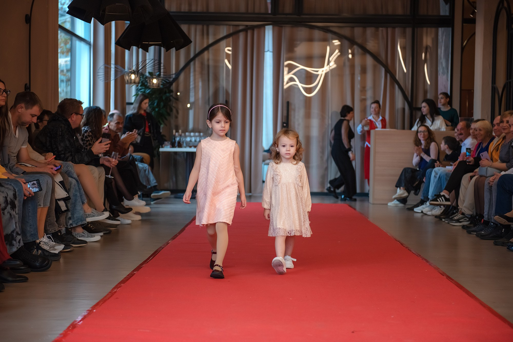 HAPPYkids дефиле в день мамы. Семейный и коммерческий фотограф в Сочи Александр Бодунов
