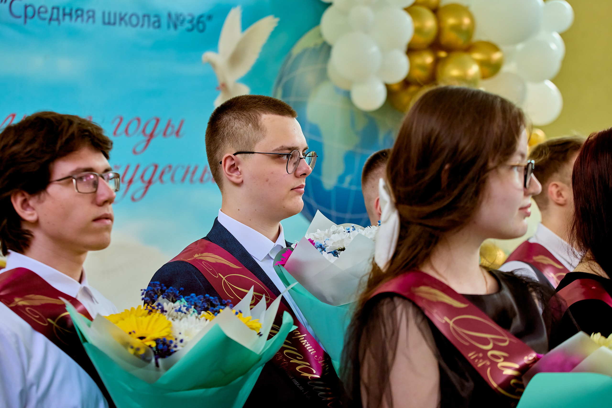 Свет и благодать в глазах выпускников в день праздника, фото православного фотографа Николая Голованова, г. Дзержинск.