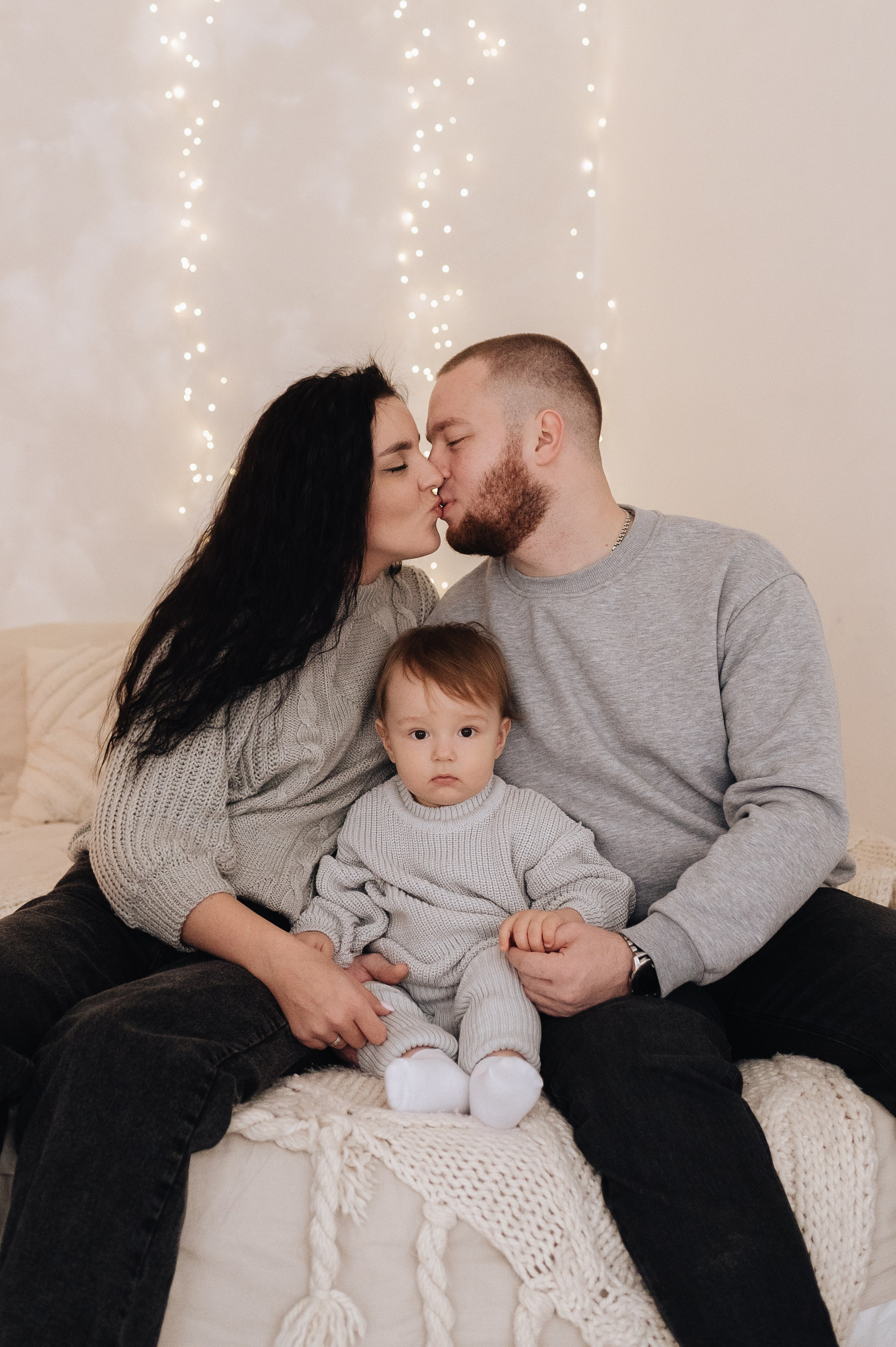 Семейная новогодняя фотосессия Алихана, Кати и Тимура. Фотограф в Москве и Московской области Таня Яблочкина