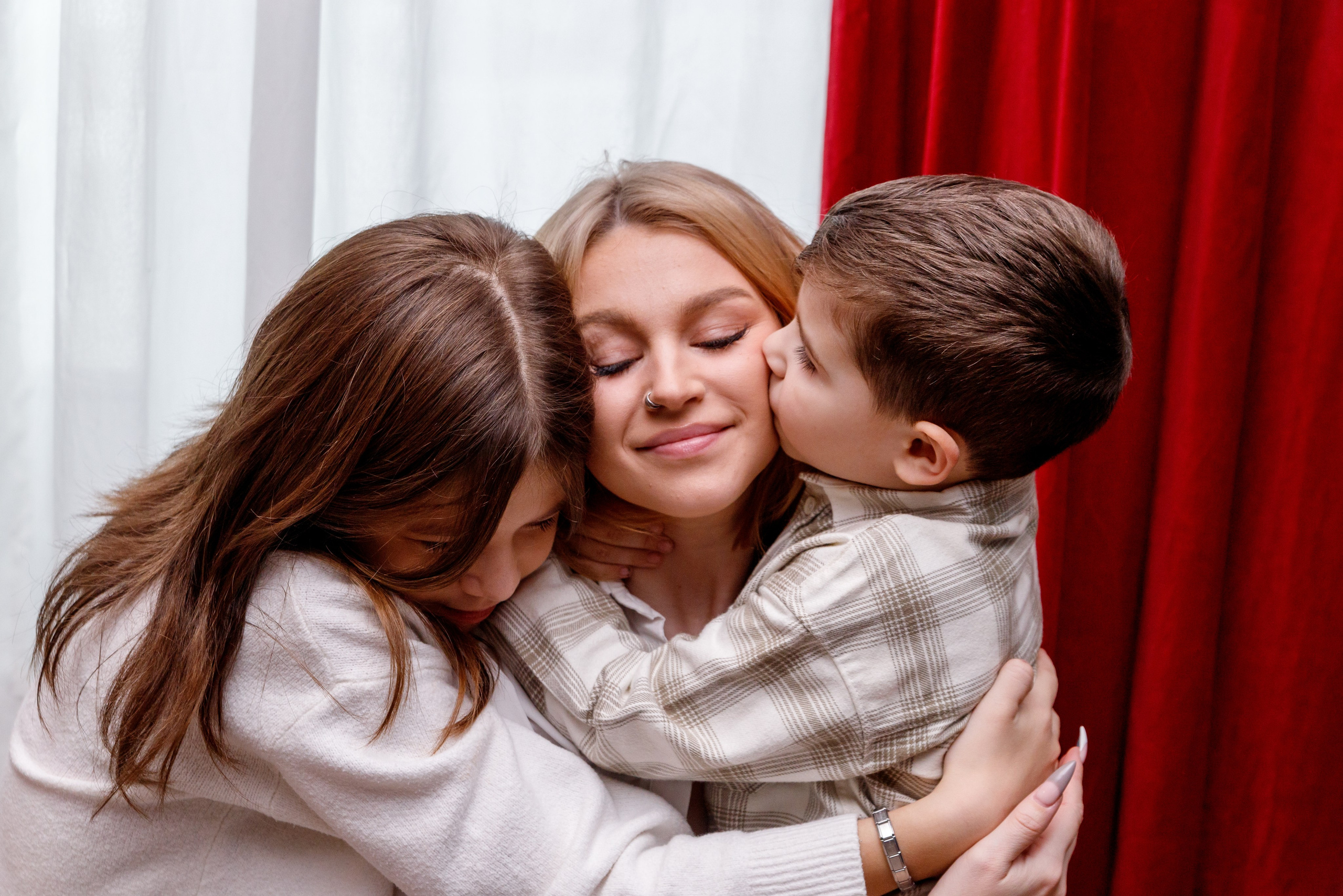 Семейная фотостудия. Семейный, свадебный и детский фотограф в Новосибирске Ольга Хидченко