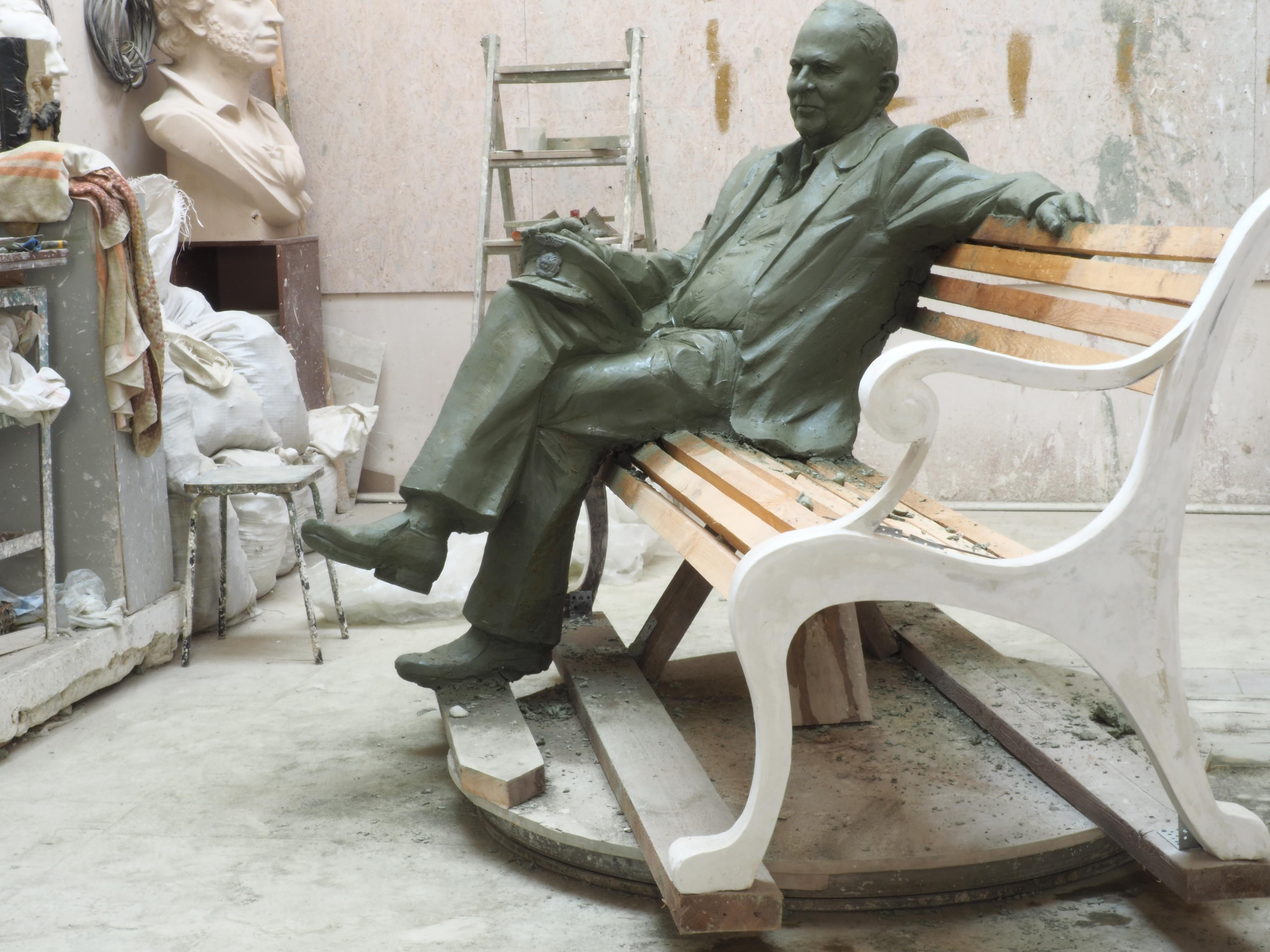 Альбом работ в мягком материале. Автор Лындин Дмитрий Васильевич. Лындин Дмитрий Васильевич — официальный сайт скульптора