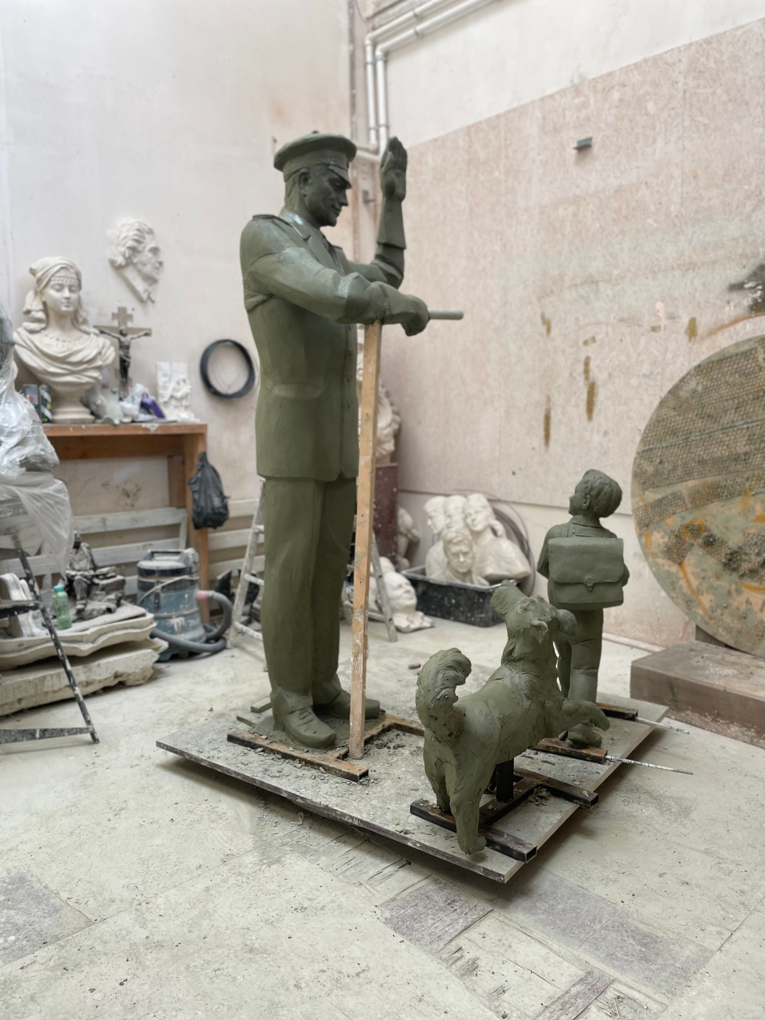 Альбом работ в мягком материале. Автор Лындин Дмитрий Васильевич. Лындин Дмитрий Васильевич — официальный сайт скульптора