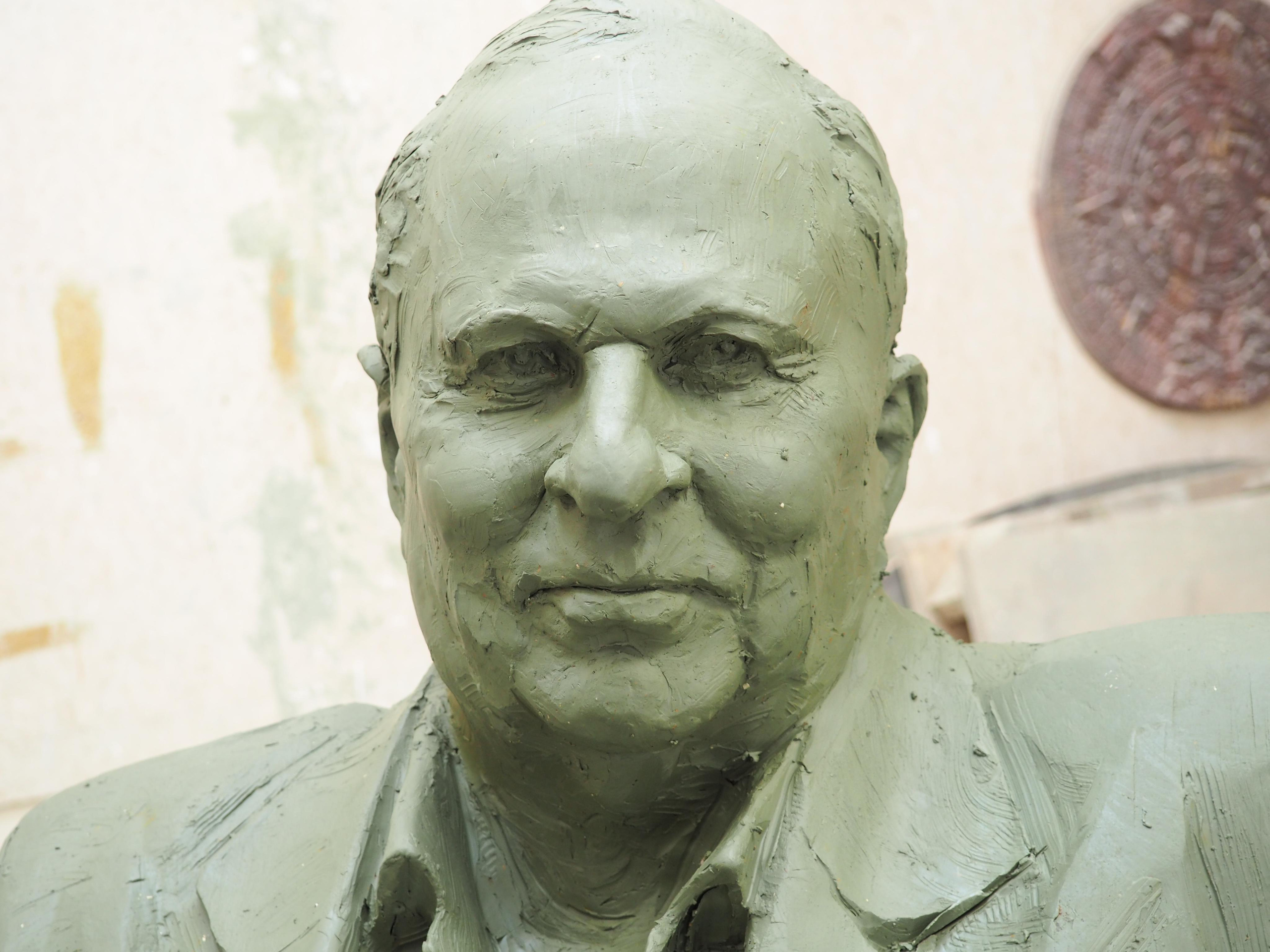 Альбом работ в мягком материале. Автор Лындин Дмитрий Васильевич. Лындин Дмитрий Васильевич — официальный сайт скульптора