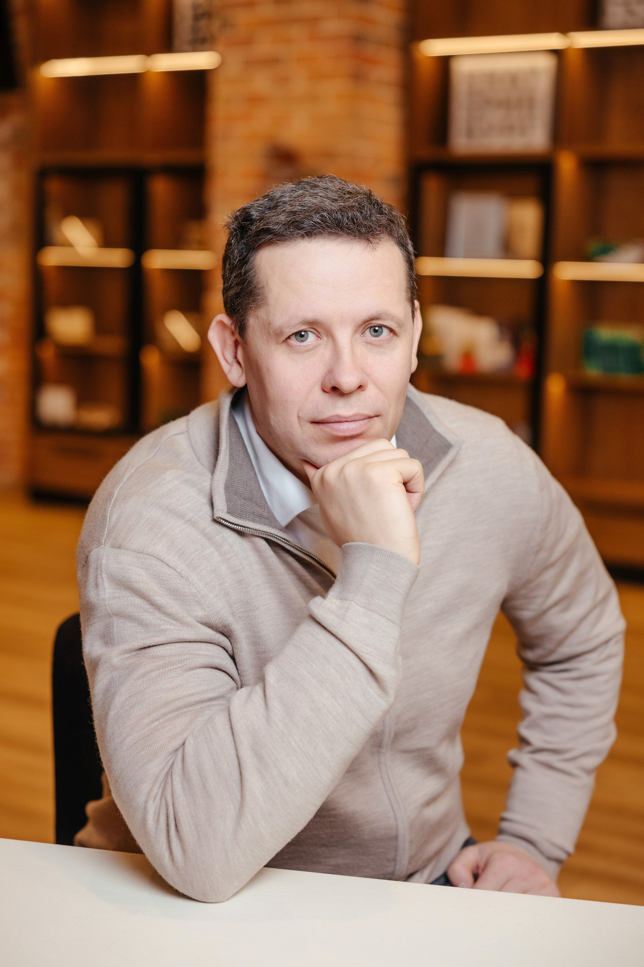 Бизнес портреты команды в Екатеринбурге. Фотограф для бизнеса Константин Брусницын в Екатеринбурге