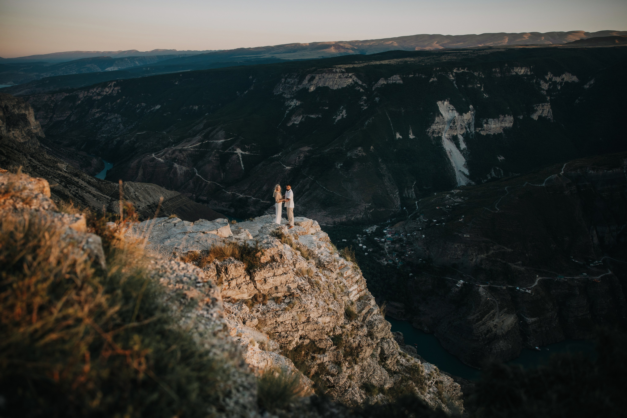 Фотосессия в горах прекрасной пары АРТЕМ & АЛЕСЯ. Свадебный фотограф в Махачкале Иван Айвазян