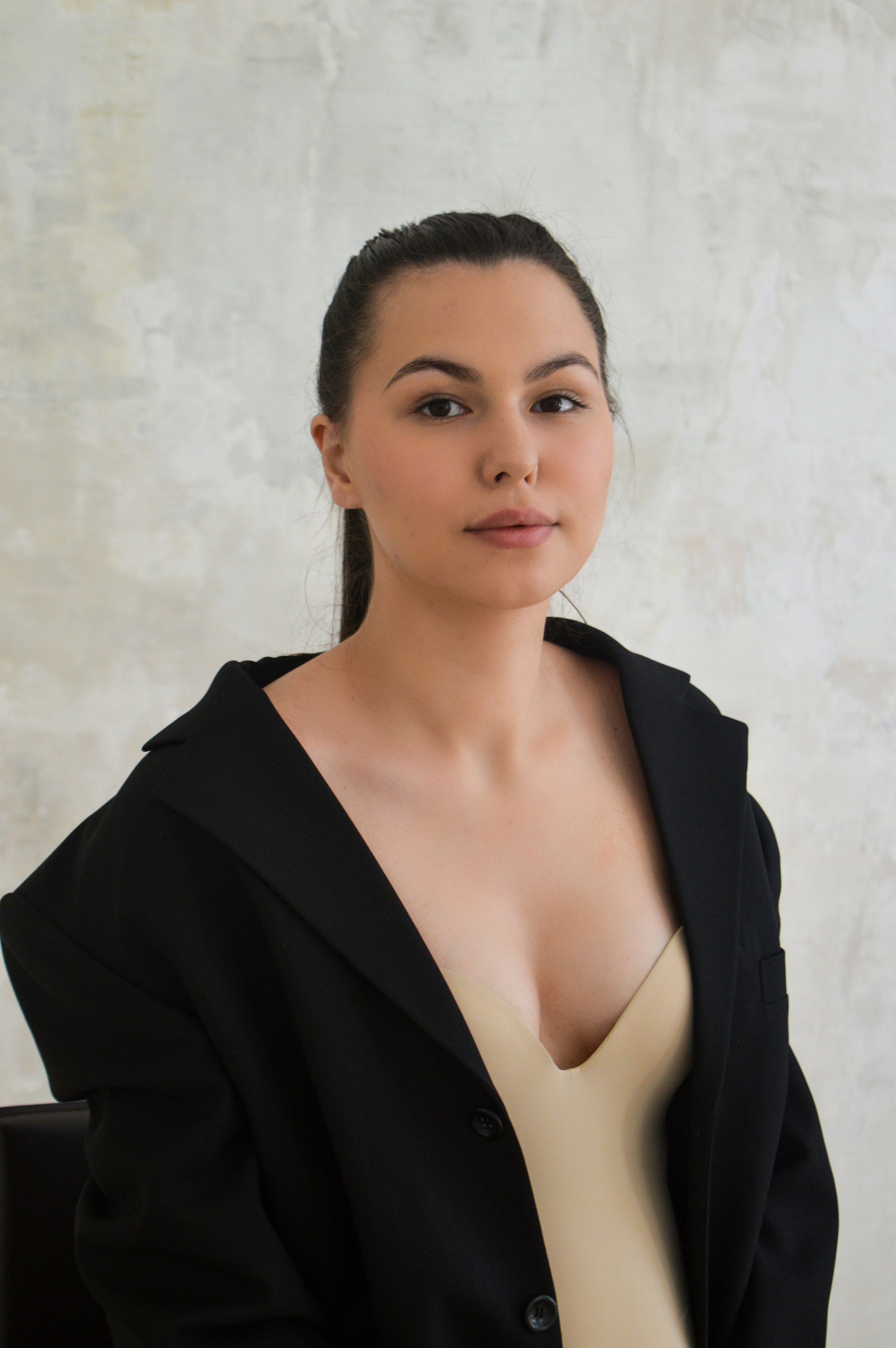 Елена. West White