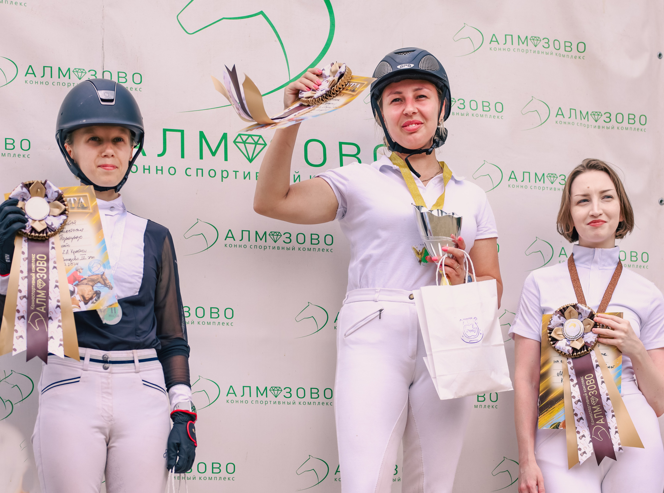 Соревнования по конному спорту. Фотограф репортажей и стритфотосессий в Москве Людмила Смирнова