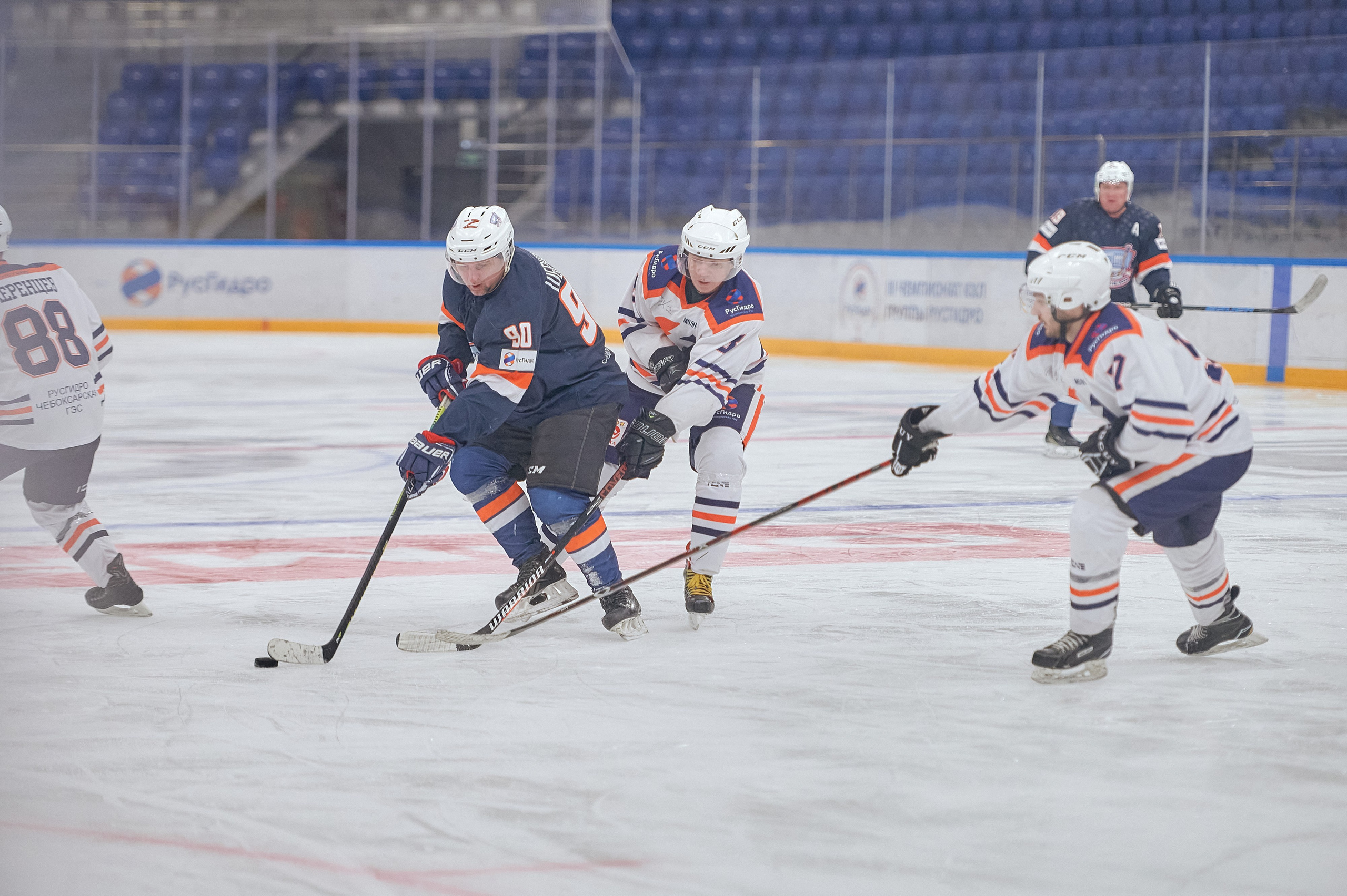 Портфолио репортажной фотосъёмки: Кристалл арена — Хоккей — РусГидро. Фотограф Яковлев Роман — Красноярск