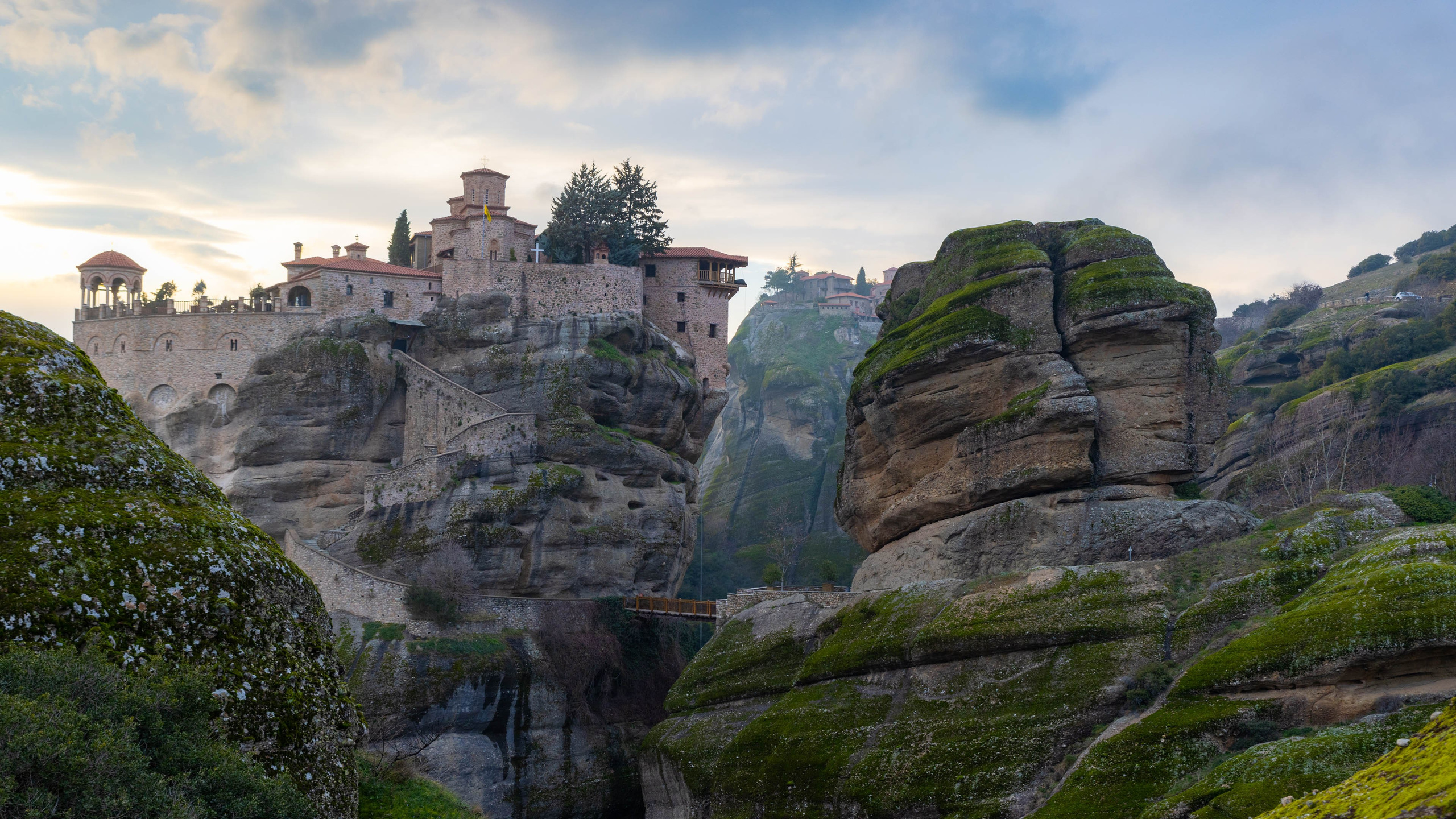 2025 0 2. Греция, Метеоры — Турция, Стамбул. Фотографии