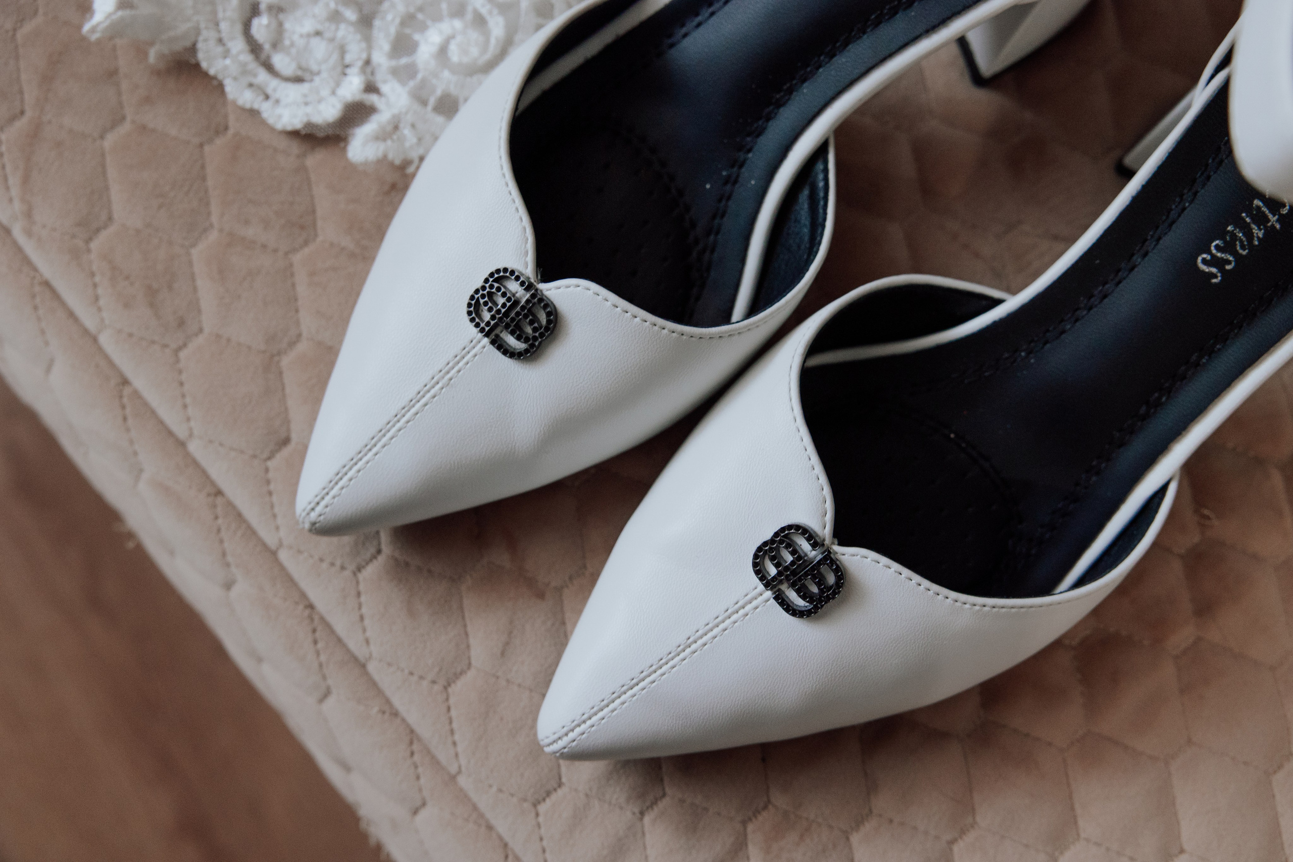 Иван & София