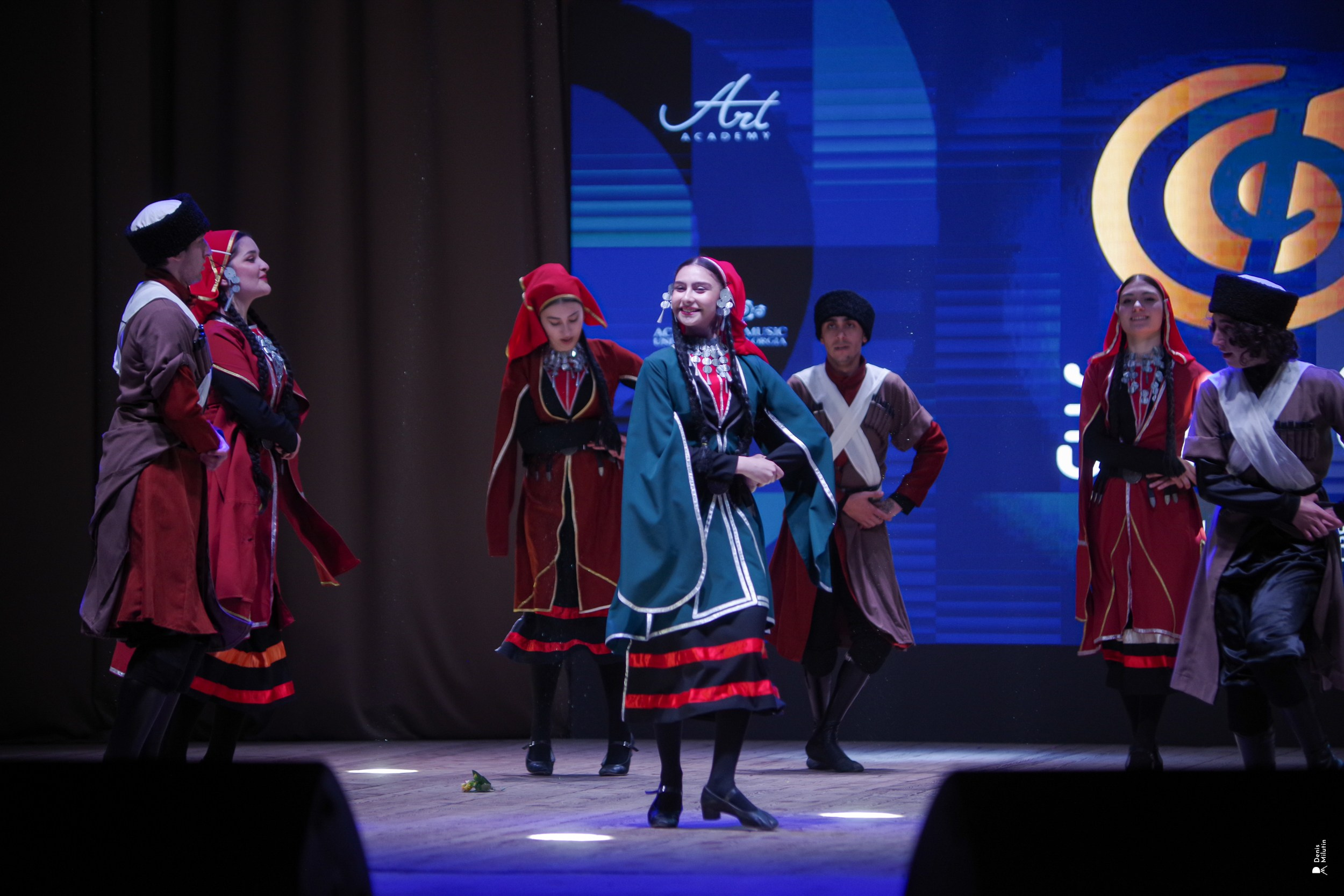 Танцы в Хоби. Портретный фотограф Денис Милютин