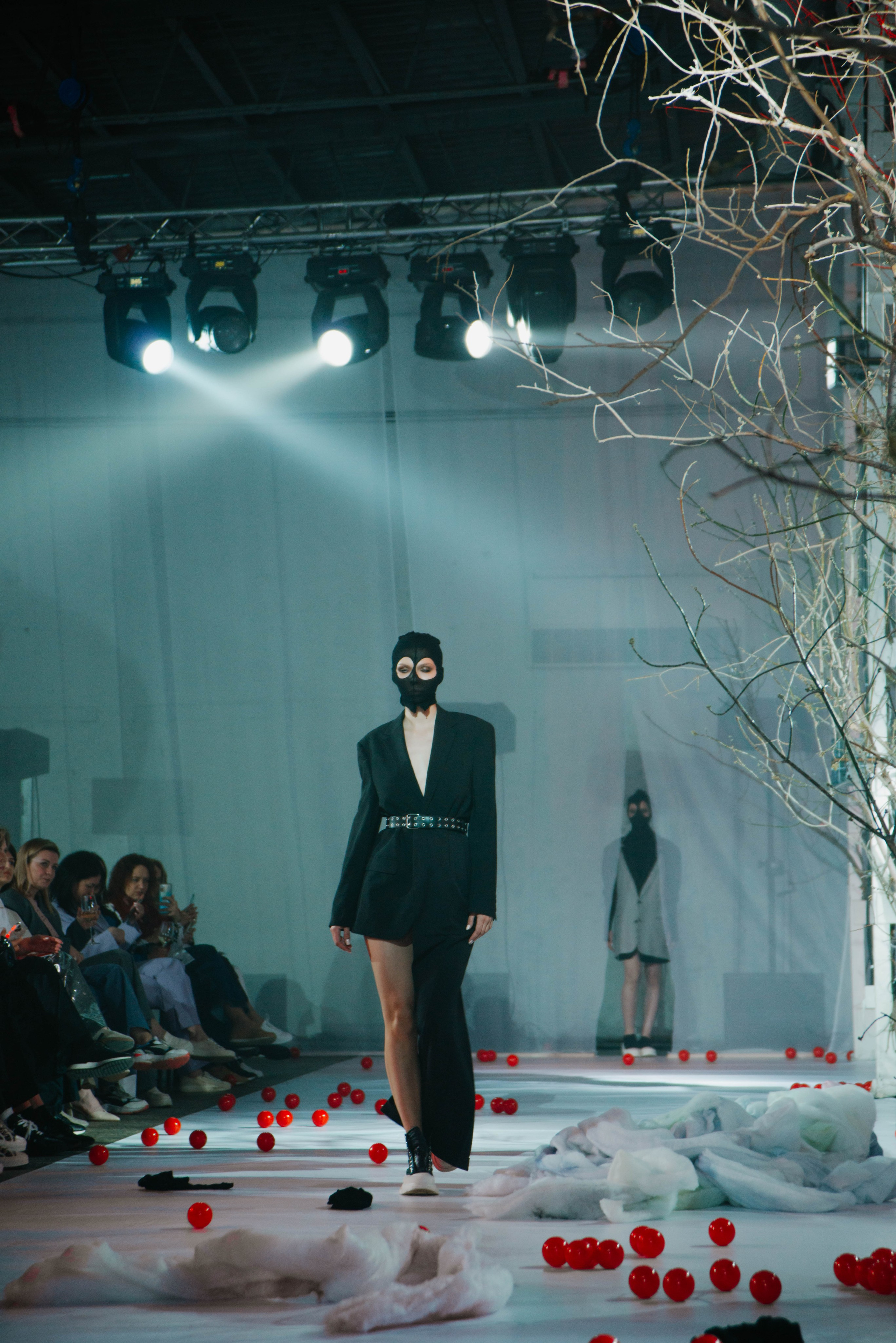 Показ «Красный Шум». Ксения Glossa. Портретный и репортажный фотограф в Самаре