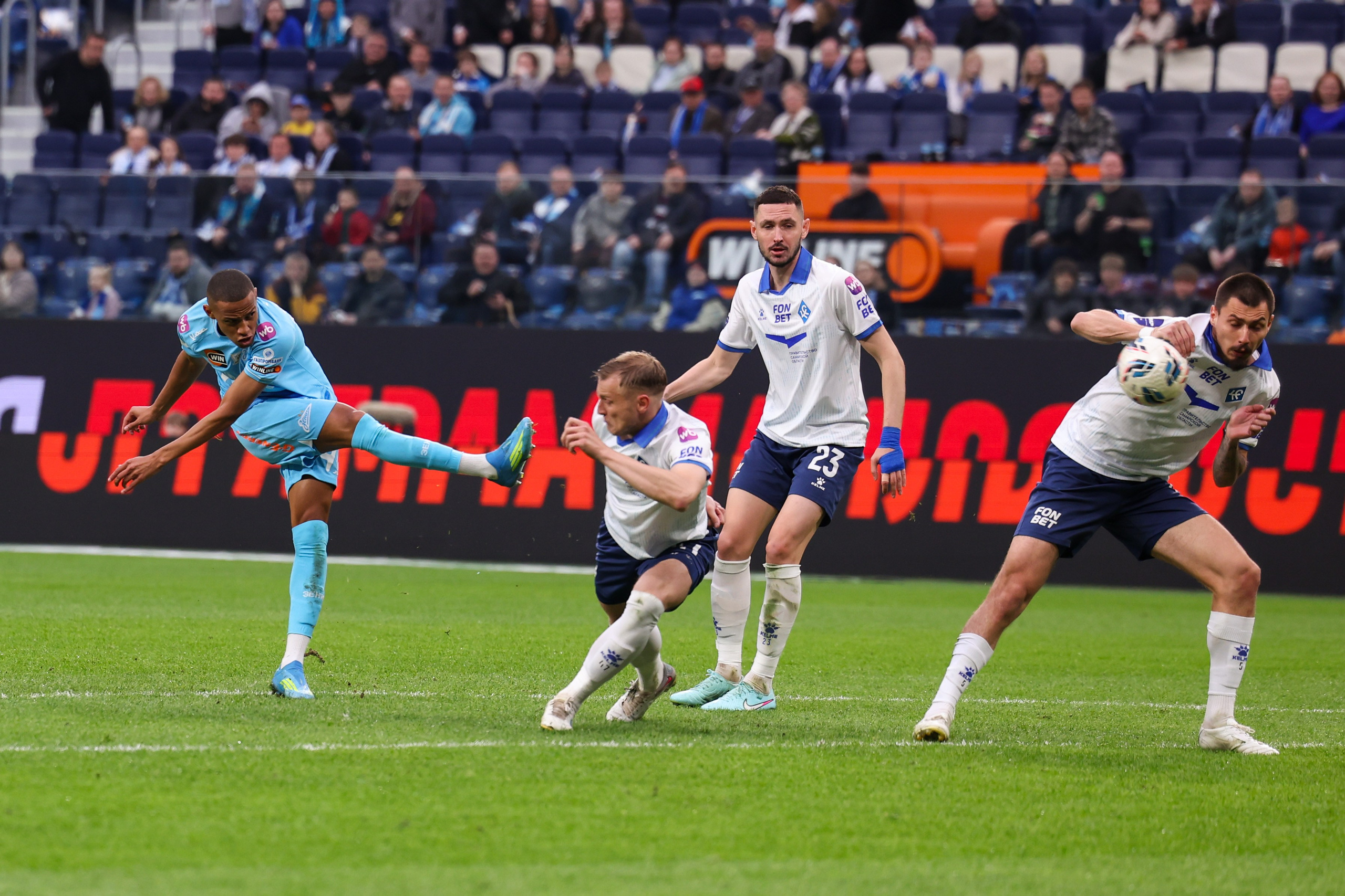 ФК «Зенит» — ФК «Крылья советов». Спортивный и репортажный фотограф Антон Тереханов