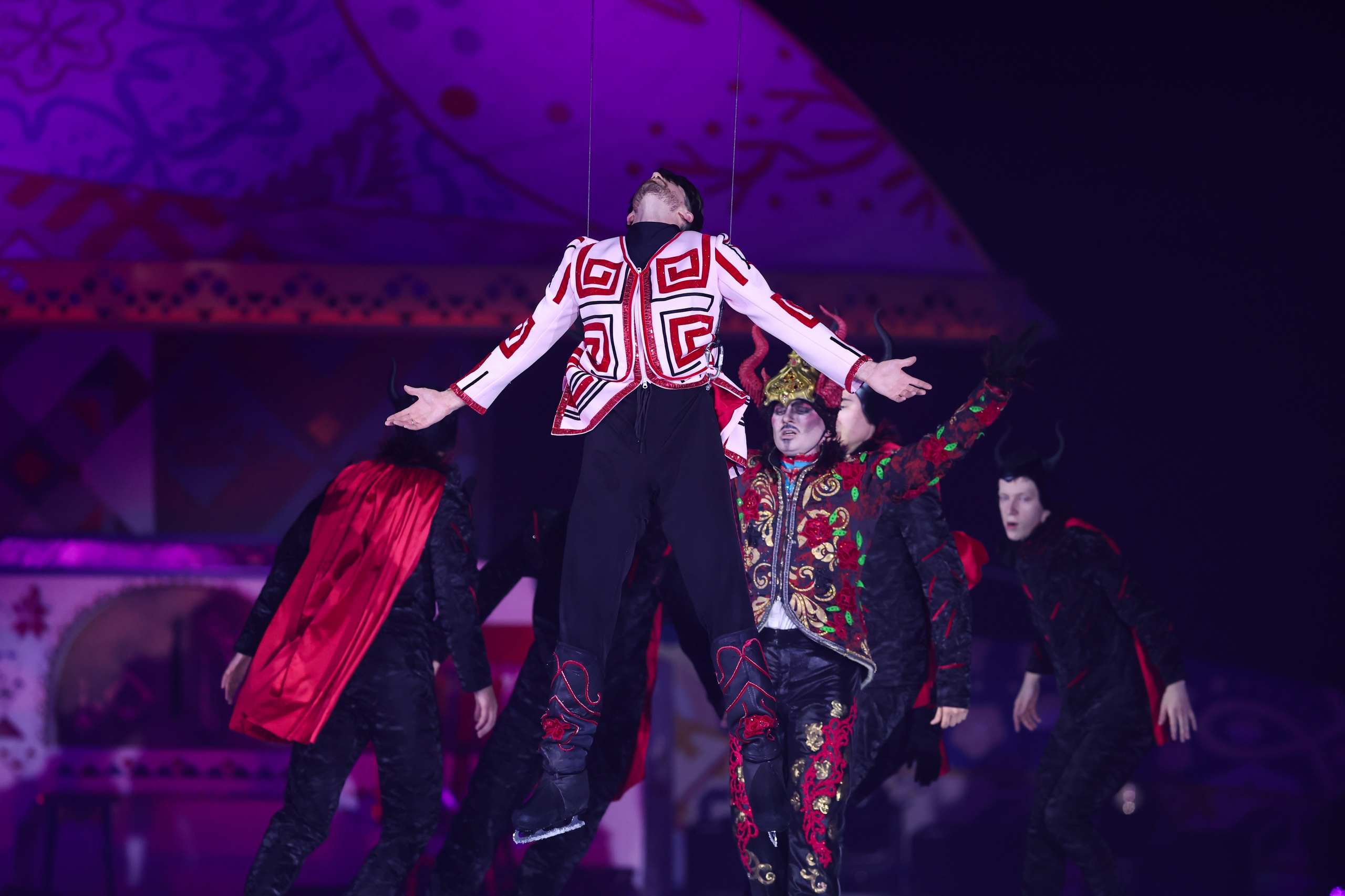 «Вечера на хуторе» ледовое шоу 25.12.2025. Спортивный и репортажный фотограф Антон Тереханов