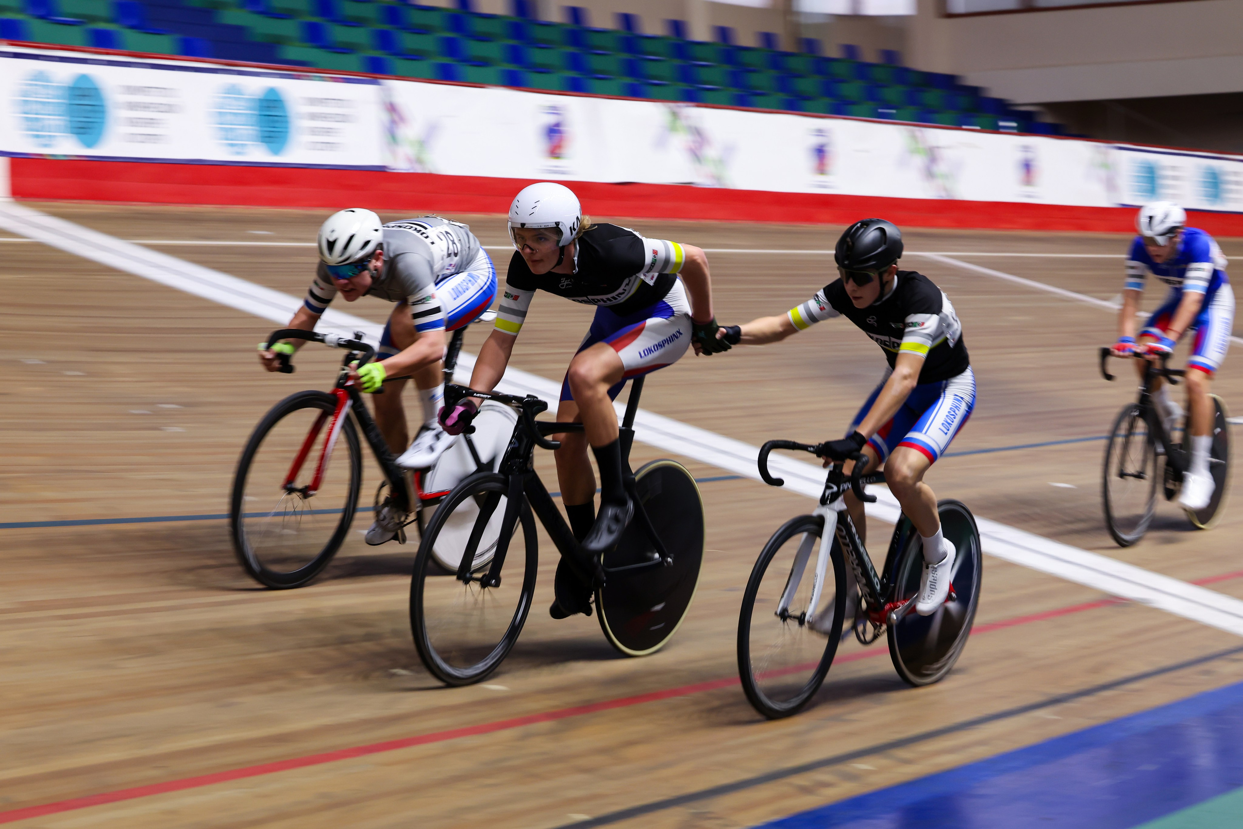 Кубок России велотрек гонка Мэдисон 21.01.2025. Спортивный и репортажный фотограф Антон Тереханов
