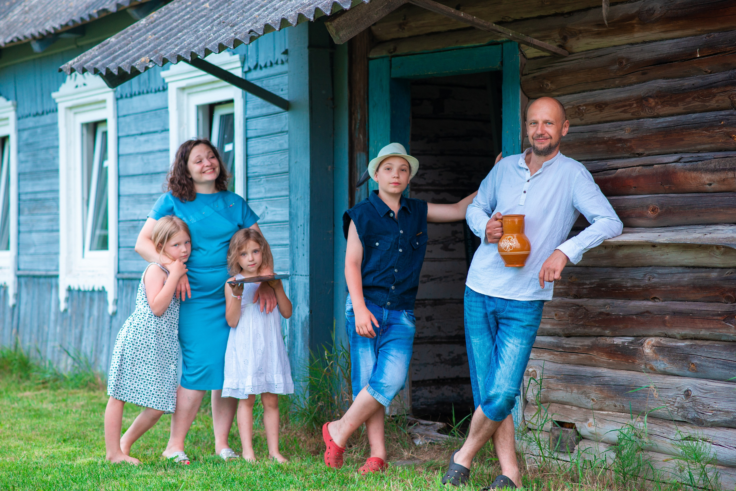 Деревенская история. Семейный фотограф на выписку из роддома и крещение Минск Настя Гришук