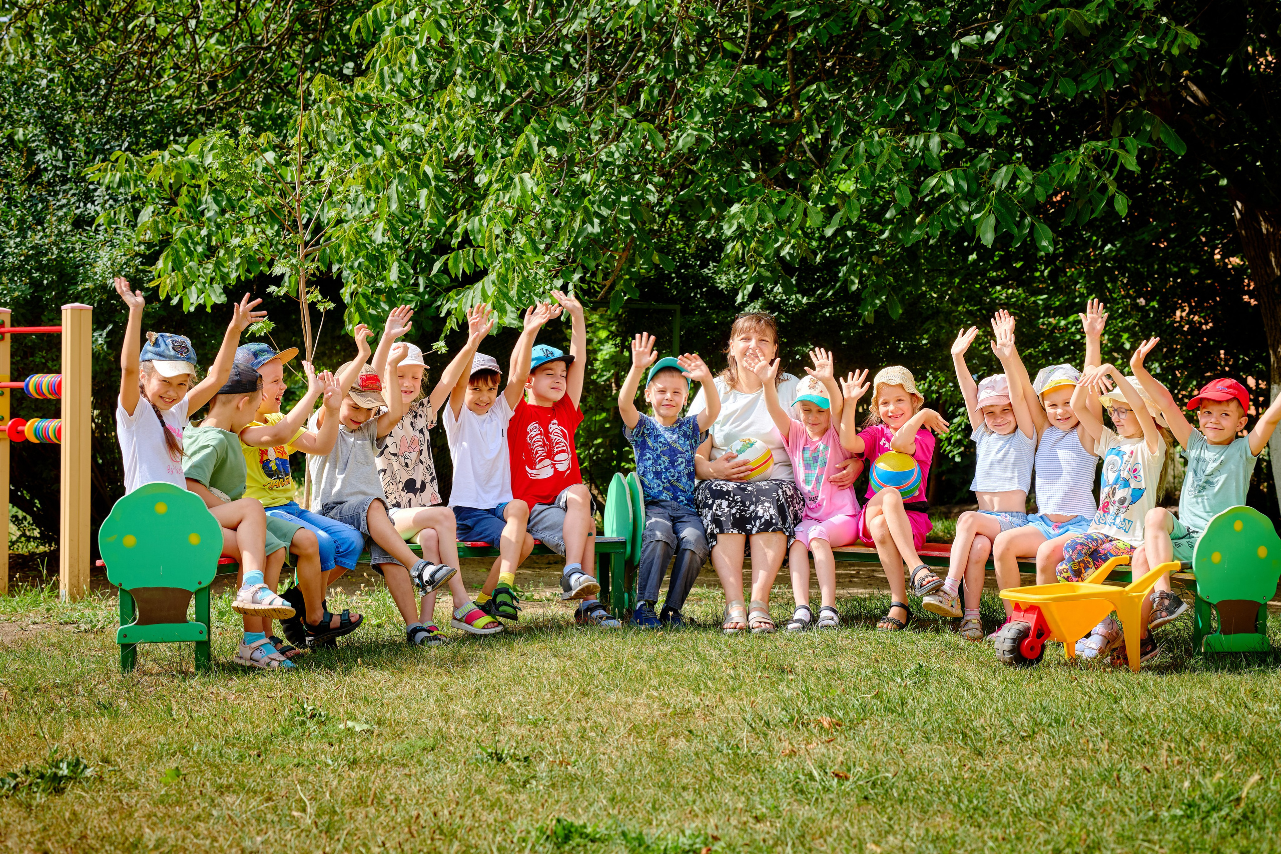 Пример летней съемки в детском саду № 92 Старшая группа Радуга. Фотограф Выпускные альбомы Таганрог Сергей Коробченко