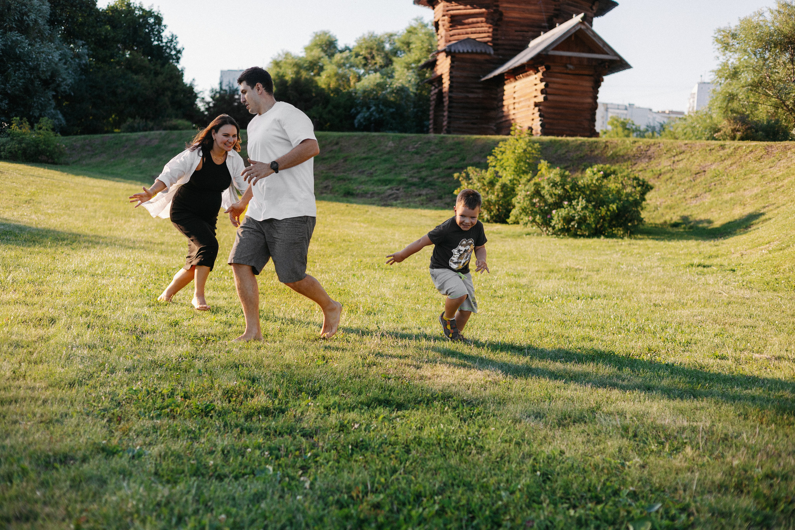 Семейная фотосессия в парке Коломенское. Портретный и семейный фотограф в Москве Мария Рослякова
