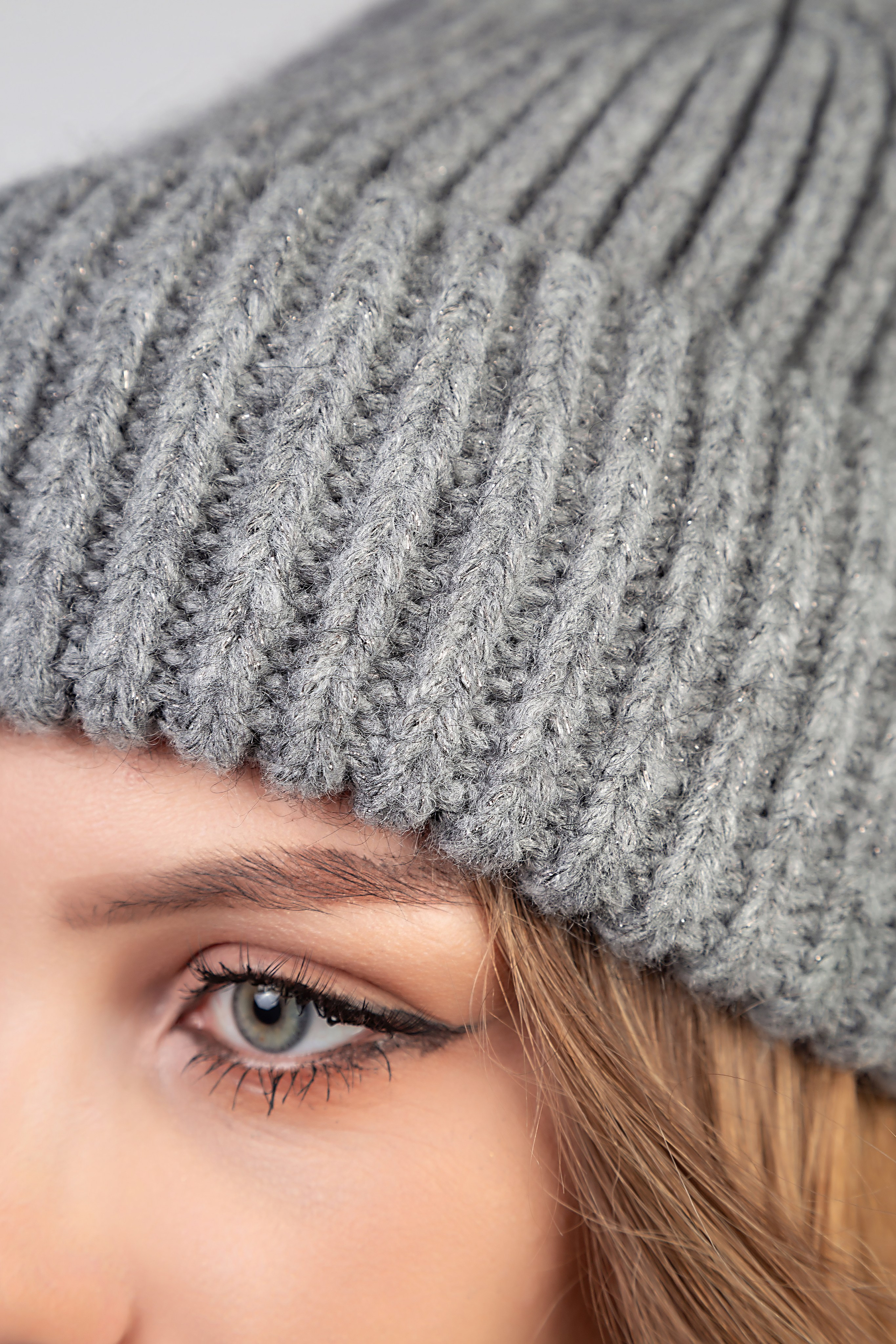 Модельная съемка шапок для брендов в Москве | Фотограф Анна Татаурова. Фотограф Анна Татаурова | Авторская фотосъемка в Москве