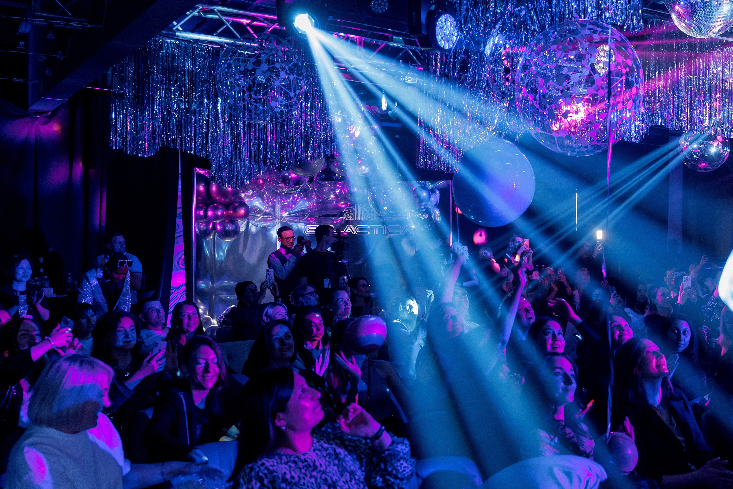 Alfa Galactic. Кадровик продакшн: Фото и видеосъемка форумов, конференций, масштабных событий в Иркутске