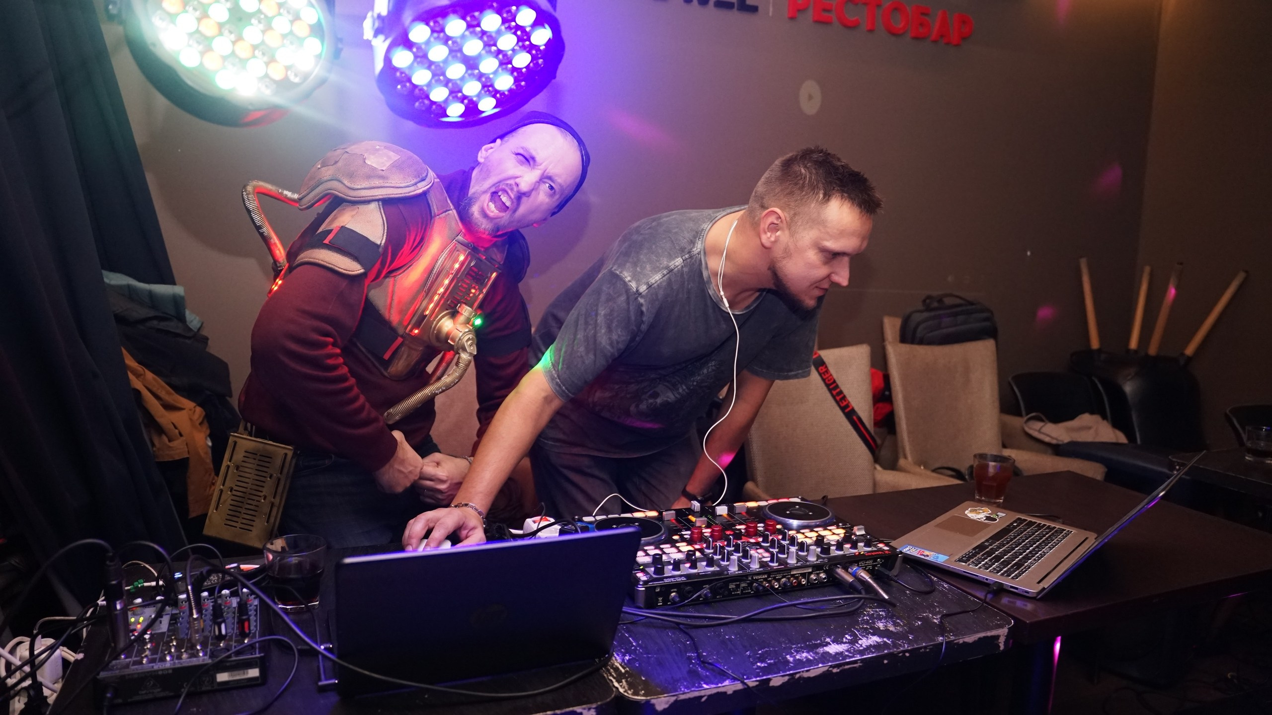 Возвращение зловещих попотрясов. Клубная вечеринка | 28.10.22. Галерея Фантим