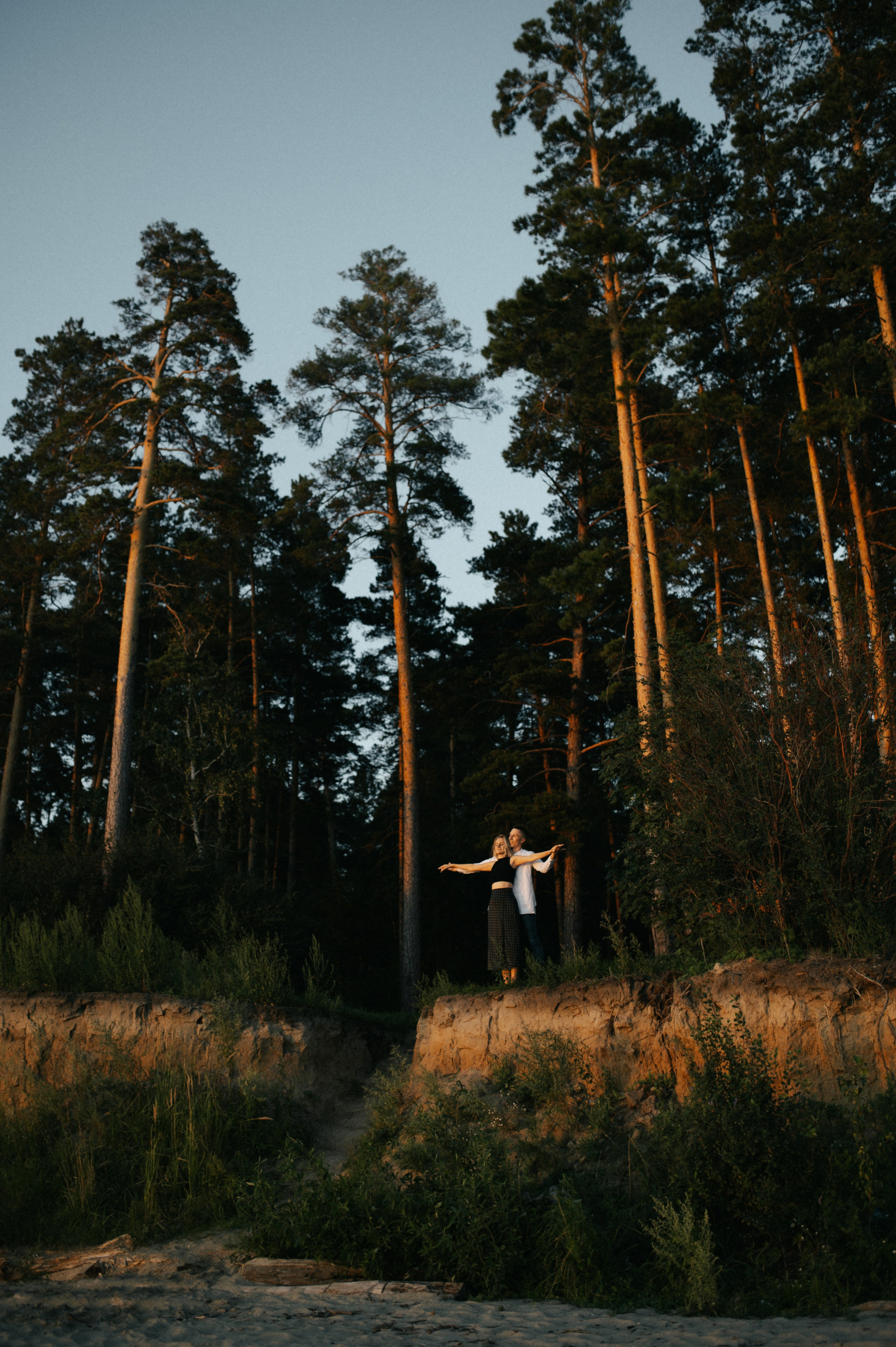 АНДРЕЙ И ЛИЛЯ/ СЪЕМКА НА БЕРЕГУ БЕРДСКОГО ЗАЛИВА. Семейный фотограф в Новосибирске Женя Индрикова