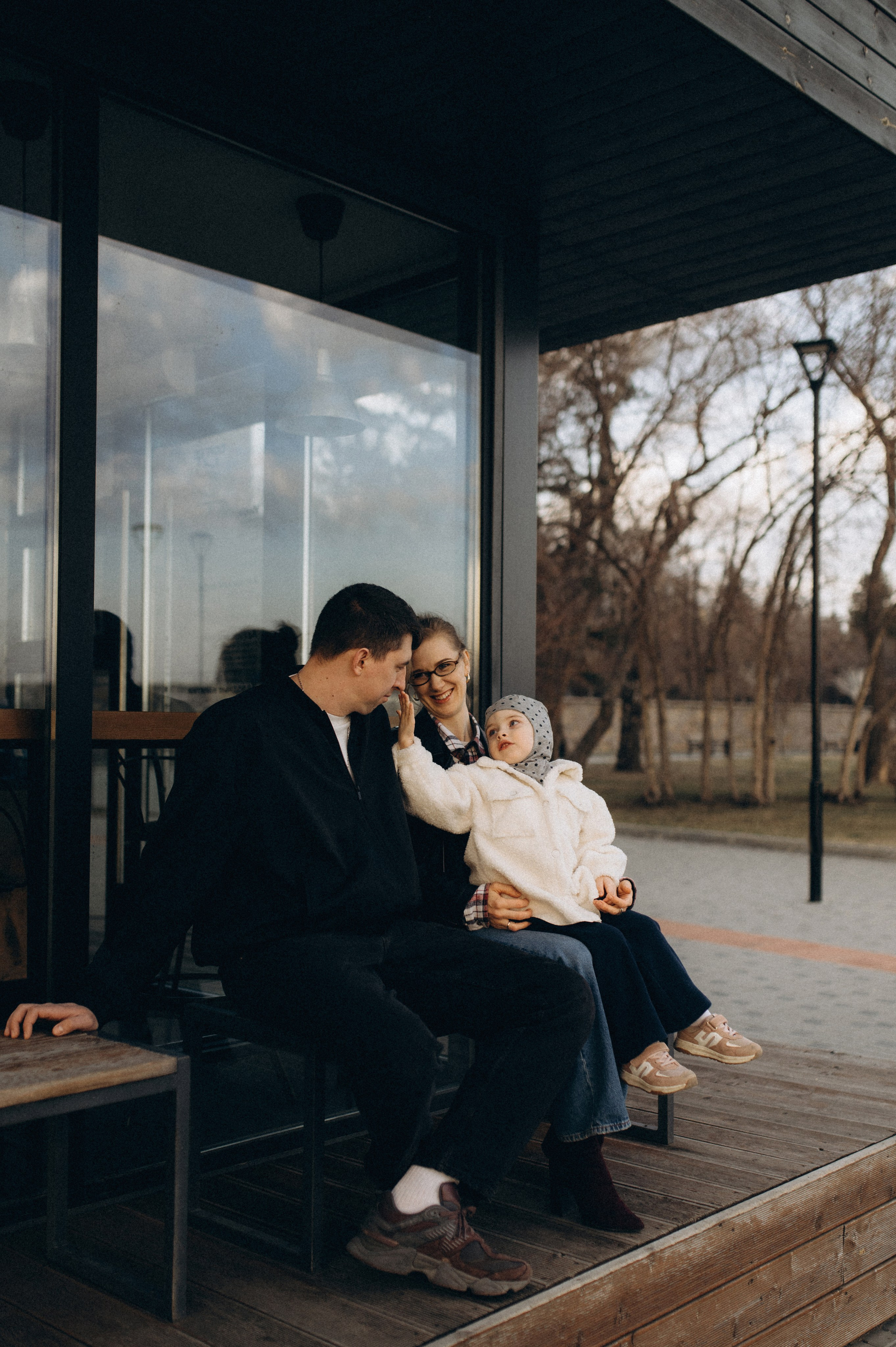 ВЕСЕННЯ ПРОГУЛКА НА НАБЕРЕЖНОЙ. Семейный фотограф в Новосибирске Женя Индрикова