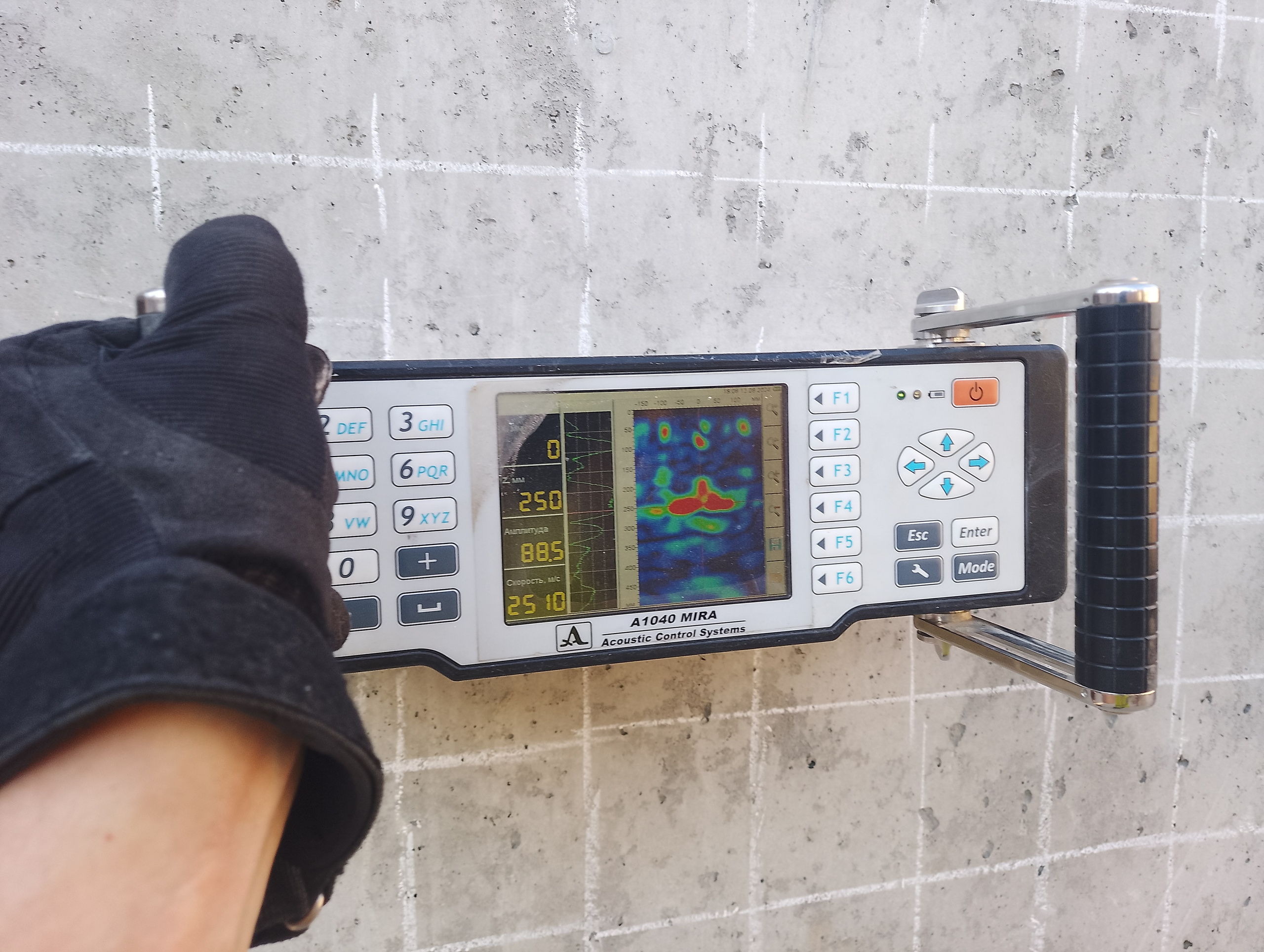 Томограф ультразвуковой низкочастотный А1040Mira. Участок обследования монолитного железобетонного пилона