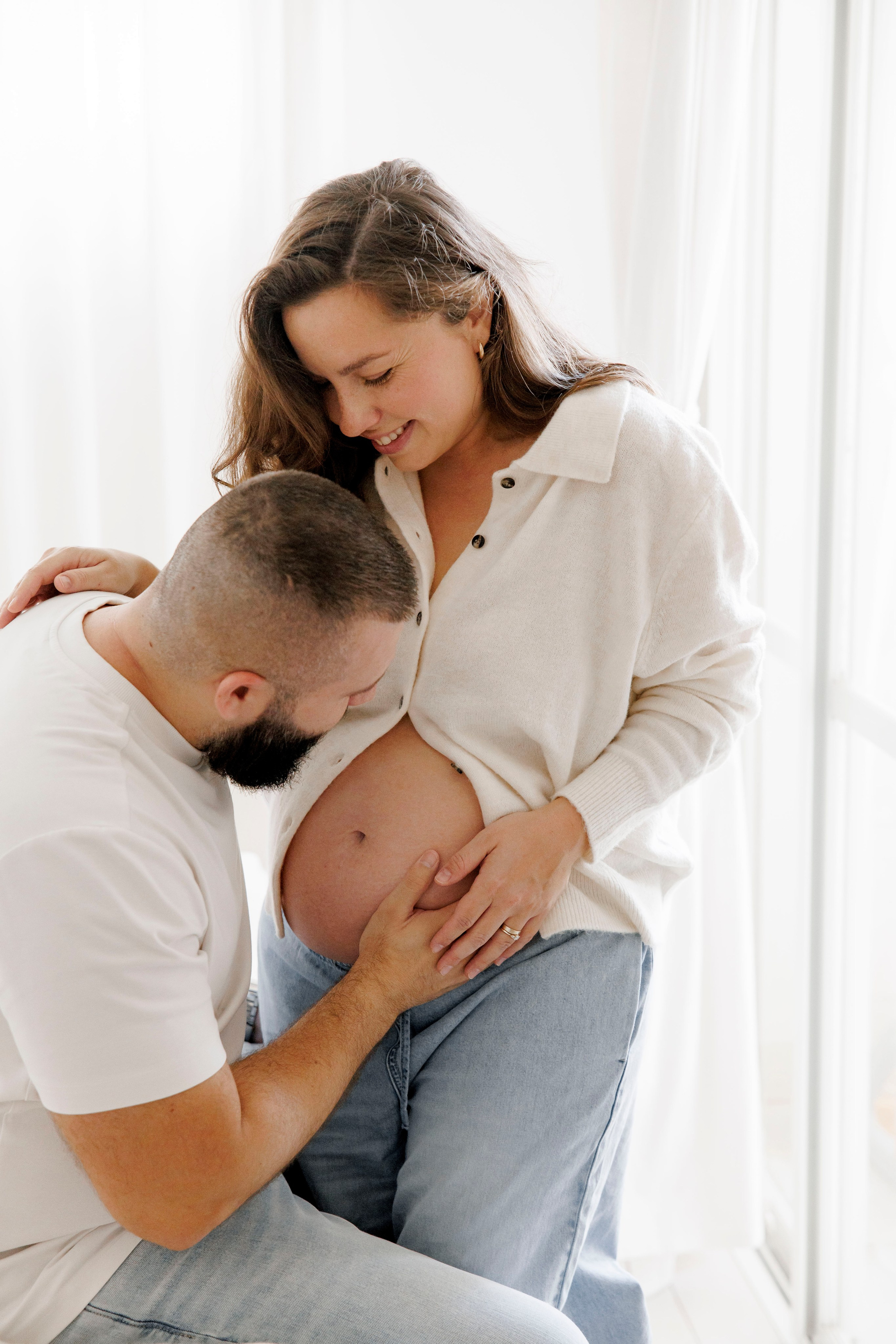 Pregnancy & Family photoshoot at home. Wedding and family photographer