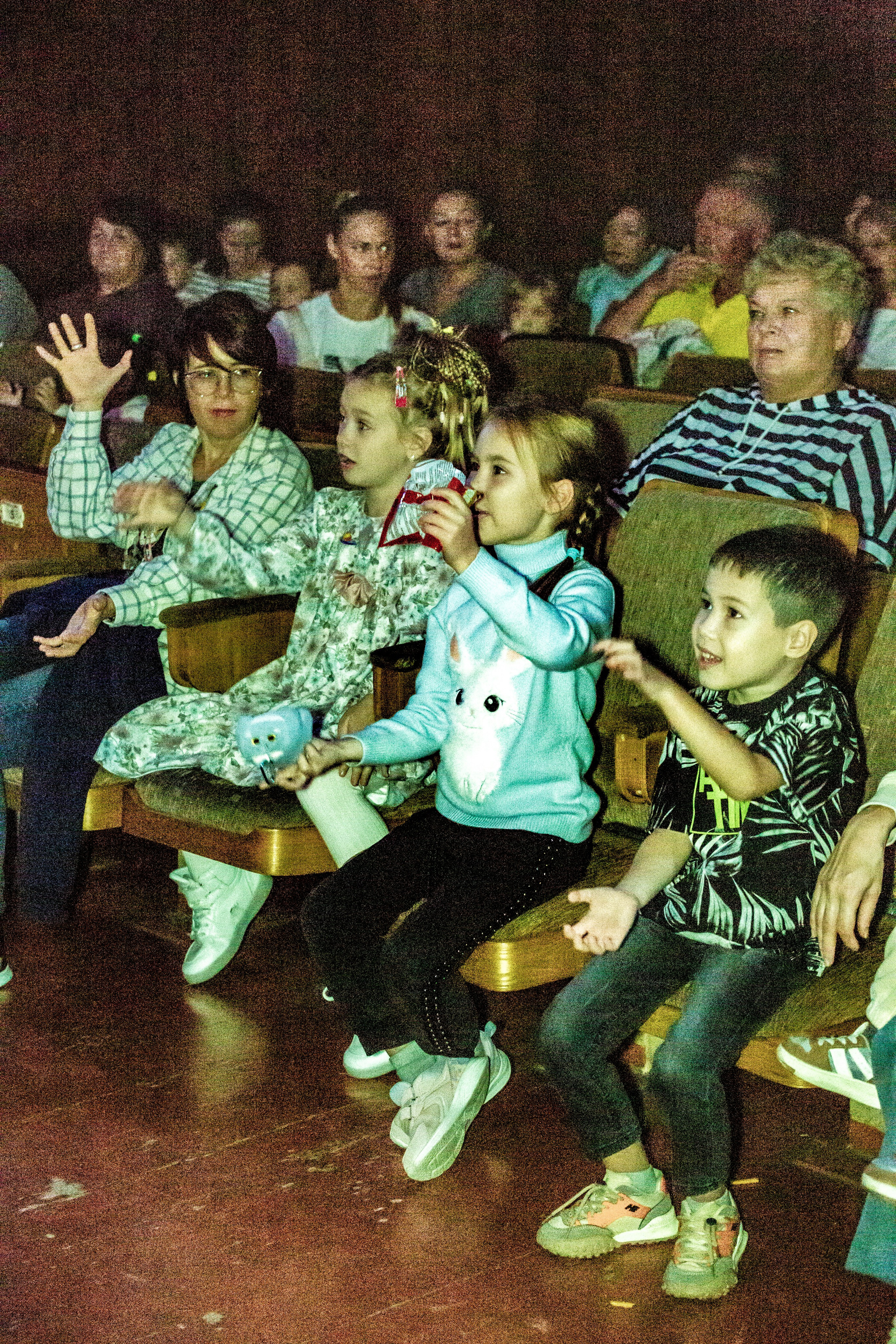 Спектакль театра Саквояж Лягушка путешествиница. Фотограф в Сочи Юрий Шептаев