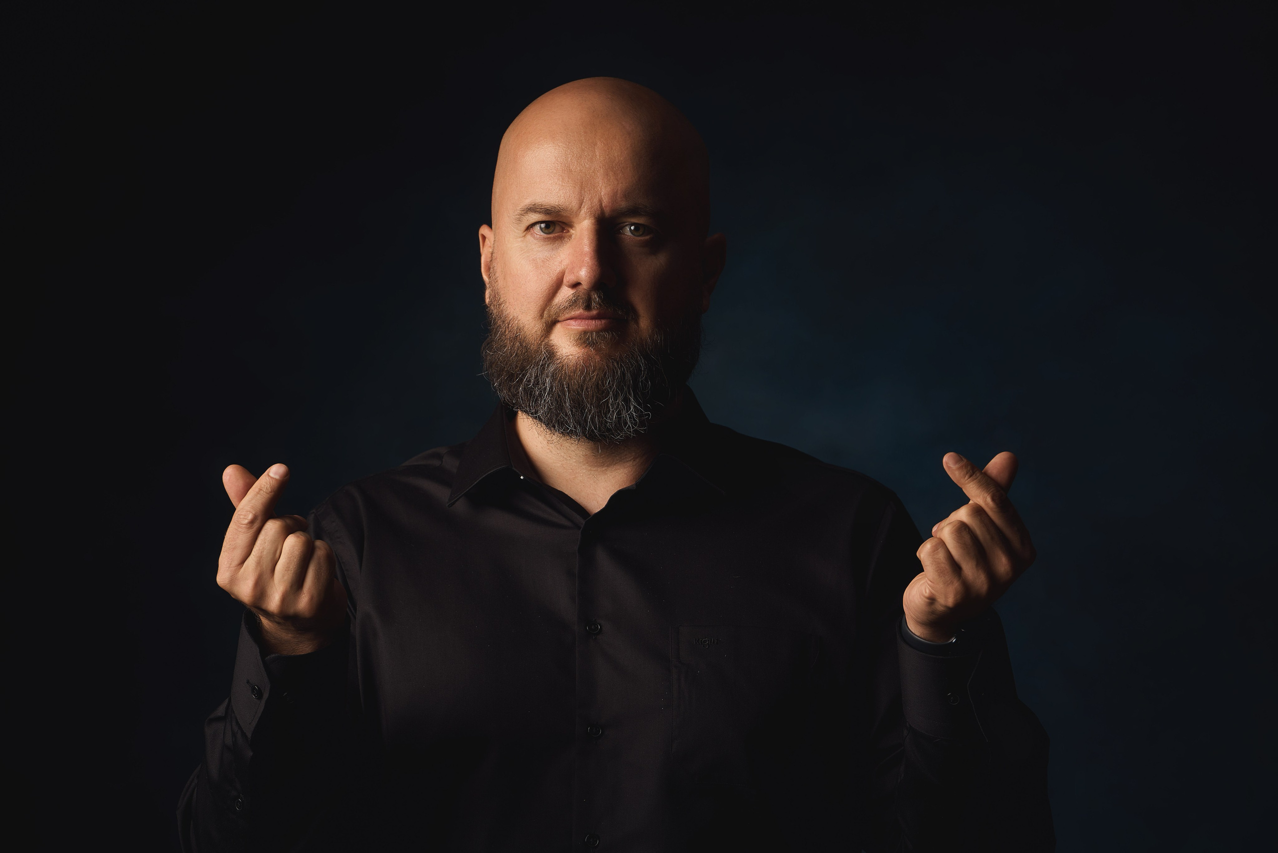 Портретная семейная фотосессия в студии. Семейный фотограф Евгений Опарин