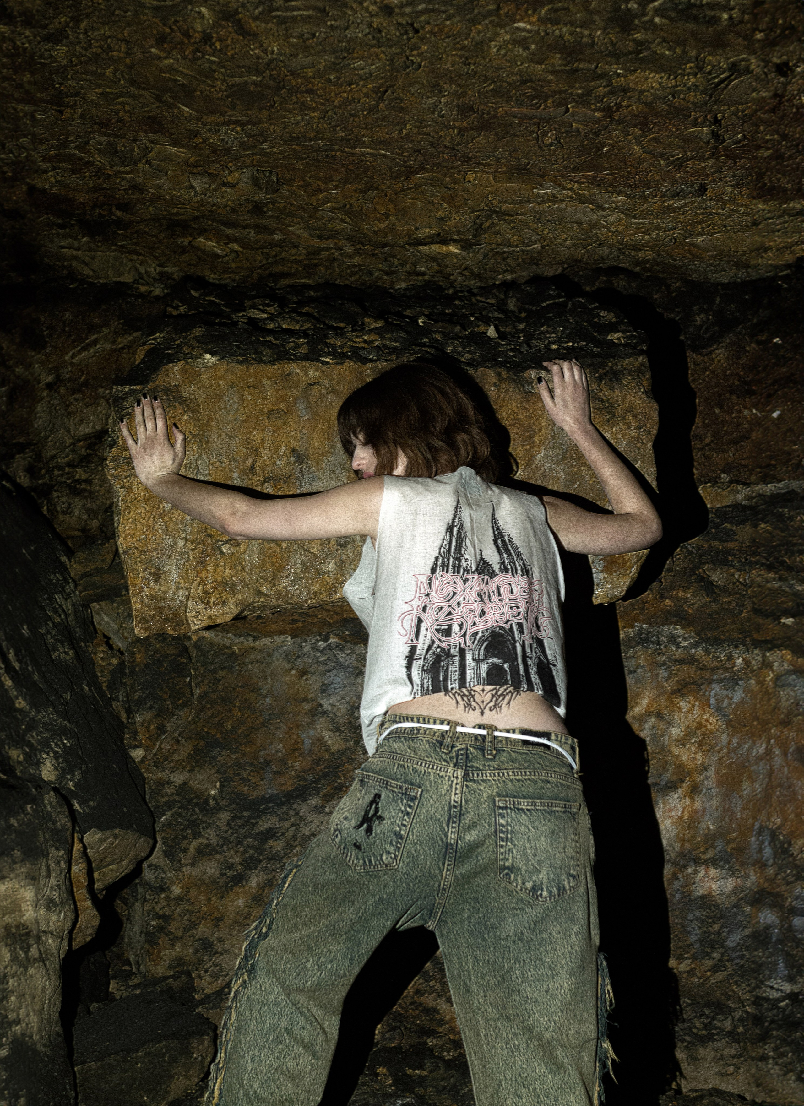 ALEXANDER SECRET. Kayala