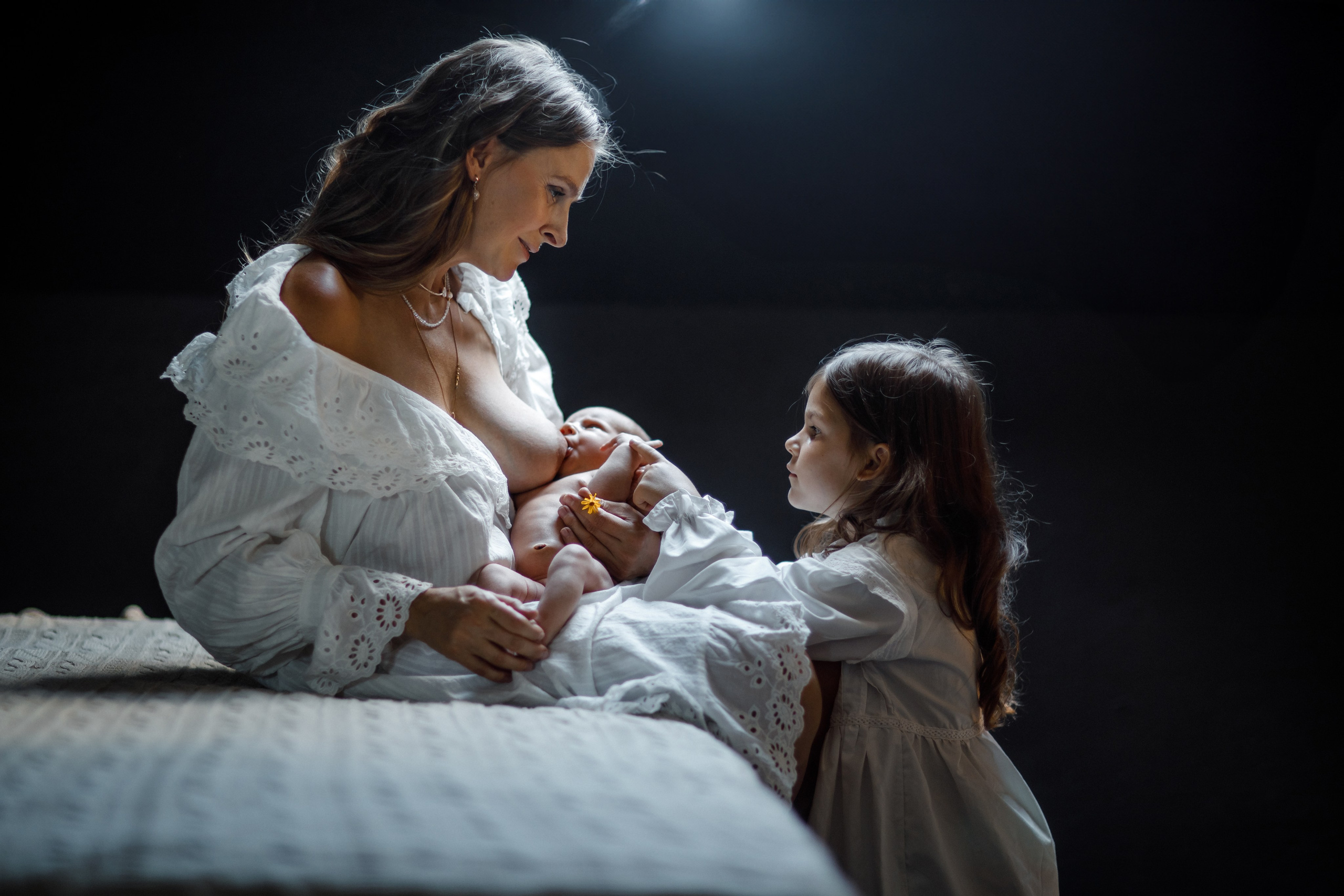 Грудное кормление. Фотограф материнства и таинства кормления Екатерина Кузьмин