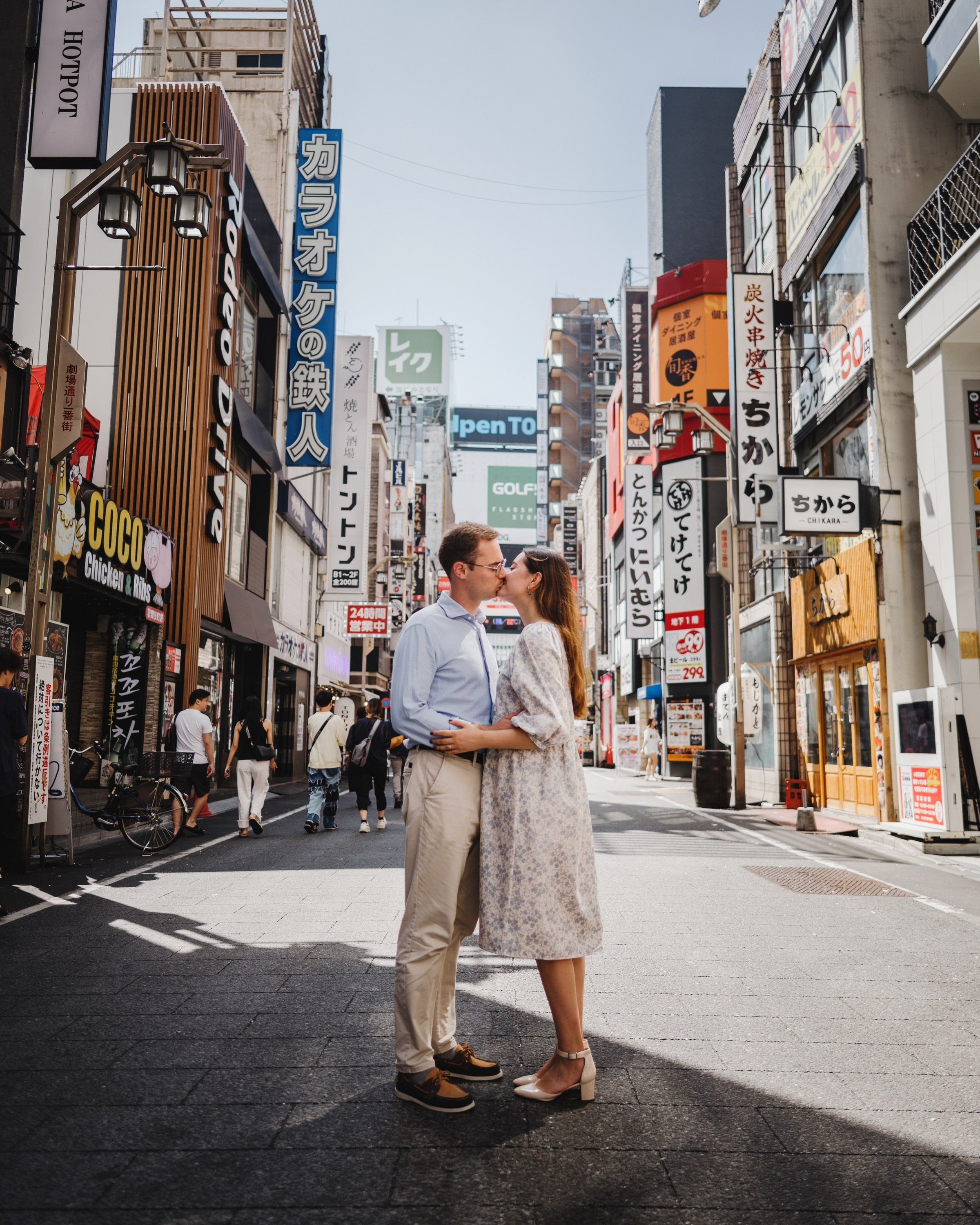 Couple photoshoot in Tokyo. Photographer in Tokyo Anatolii Ozarto