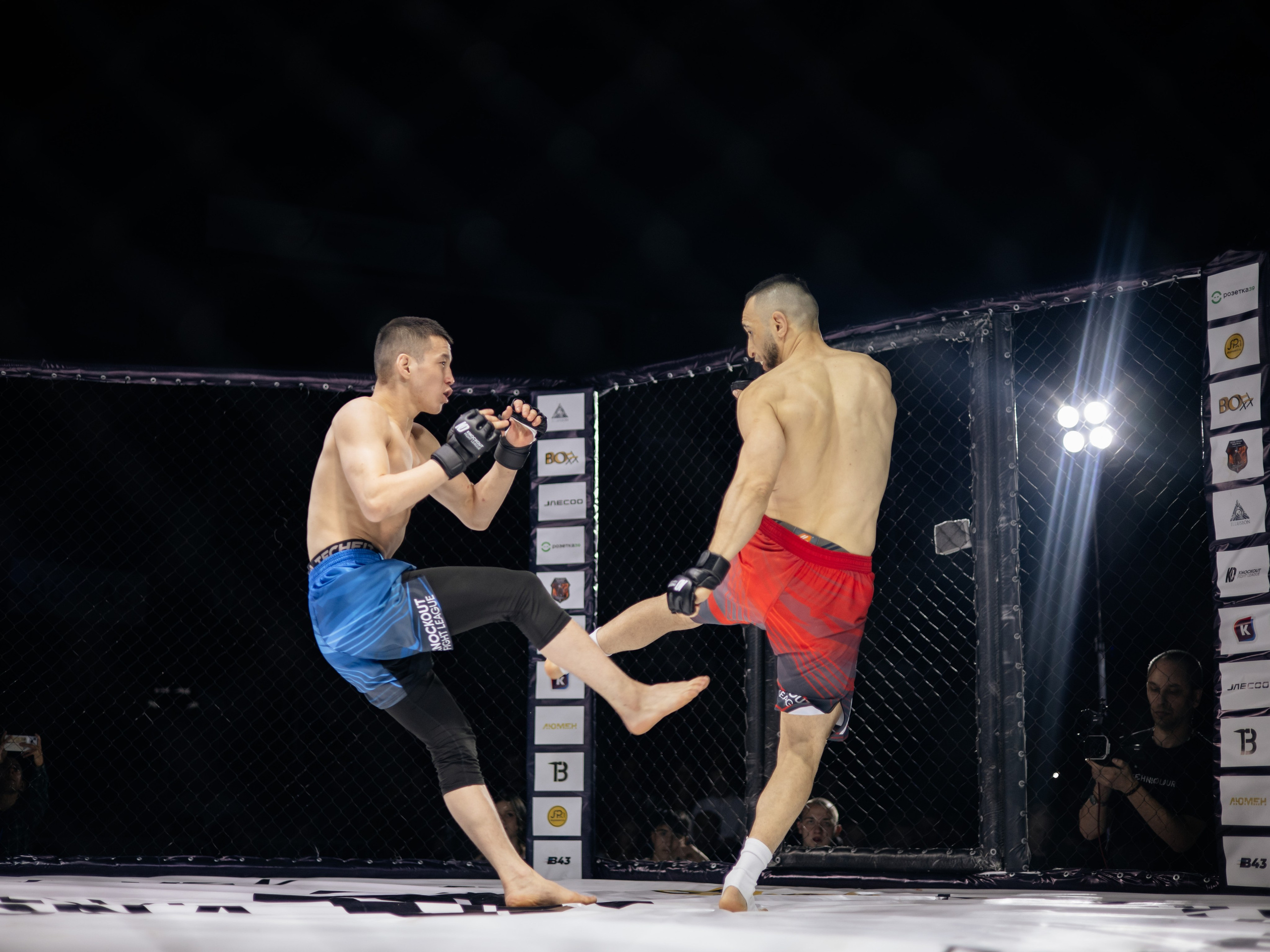 Бойцовская лига «KNOCK OUT». KRIS KRUPINNIKOVA