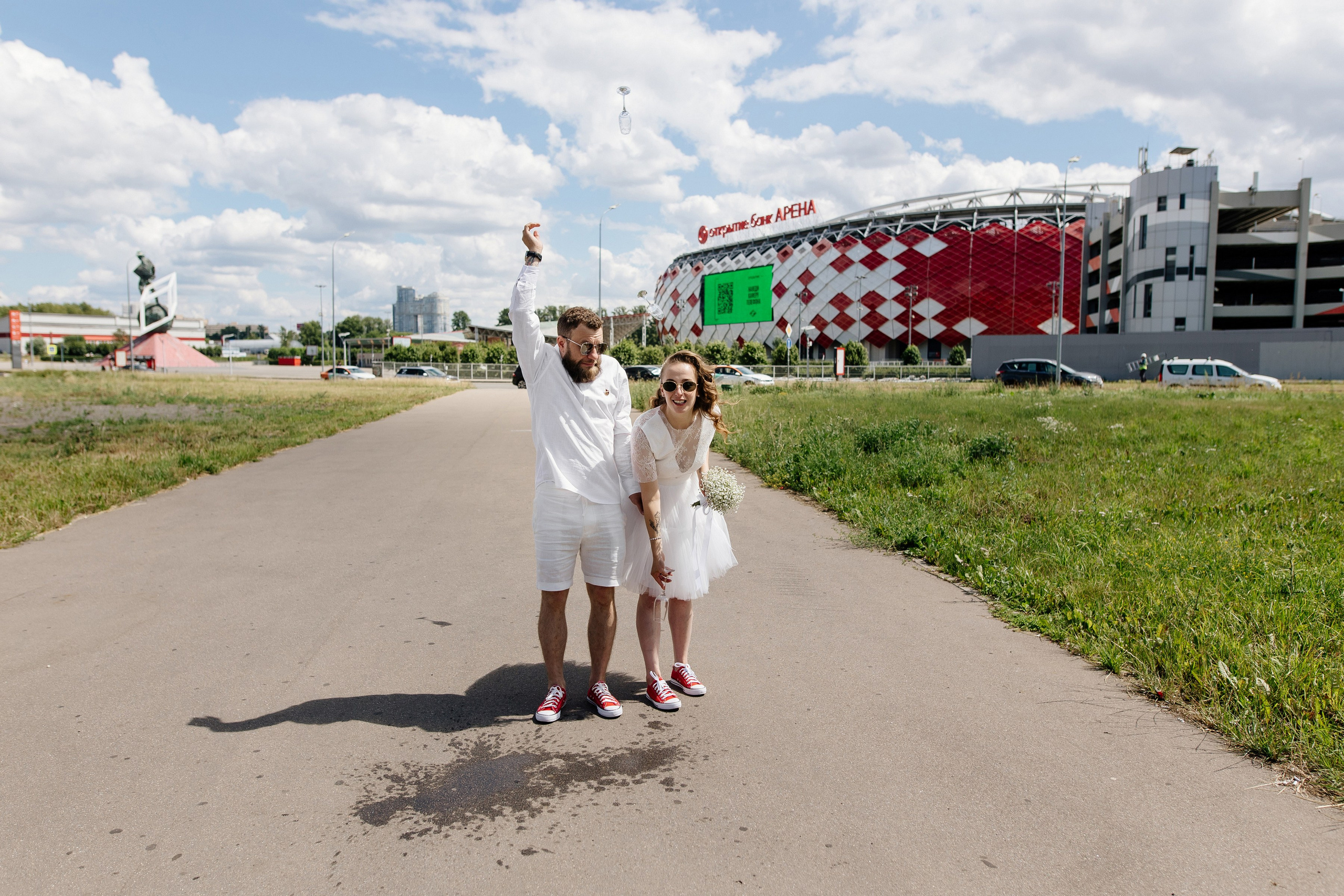 Свадьба на стадионе Спартак Лукойл Арена, свадьба на Северном речном вокзале, свадьба в метро, новые адреса счастья. Свадебный и семейный фотограф Екатерина Иванова