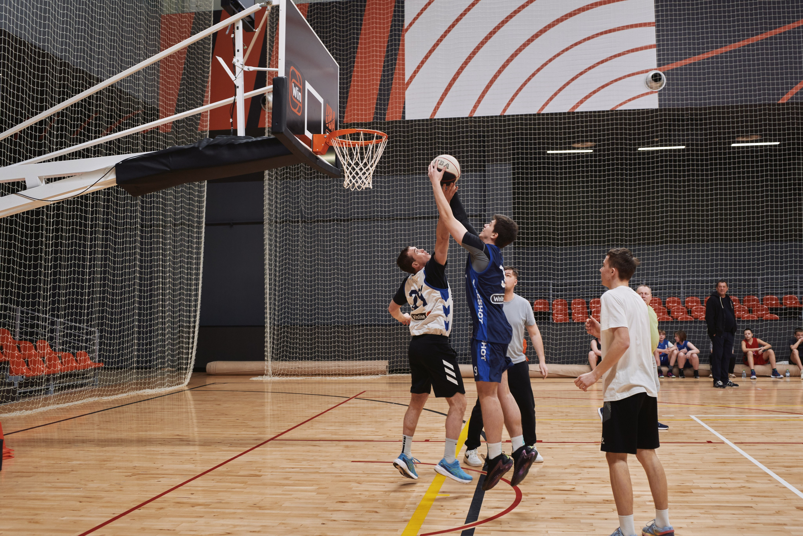 Новогодний баскетбол 2025. Детская лига. Евгений Бреча. Коммерческий и бэкстейдж фотограф в Москве