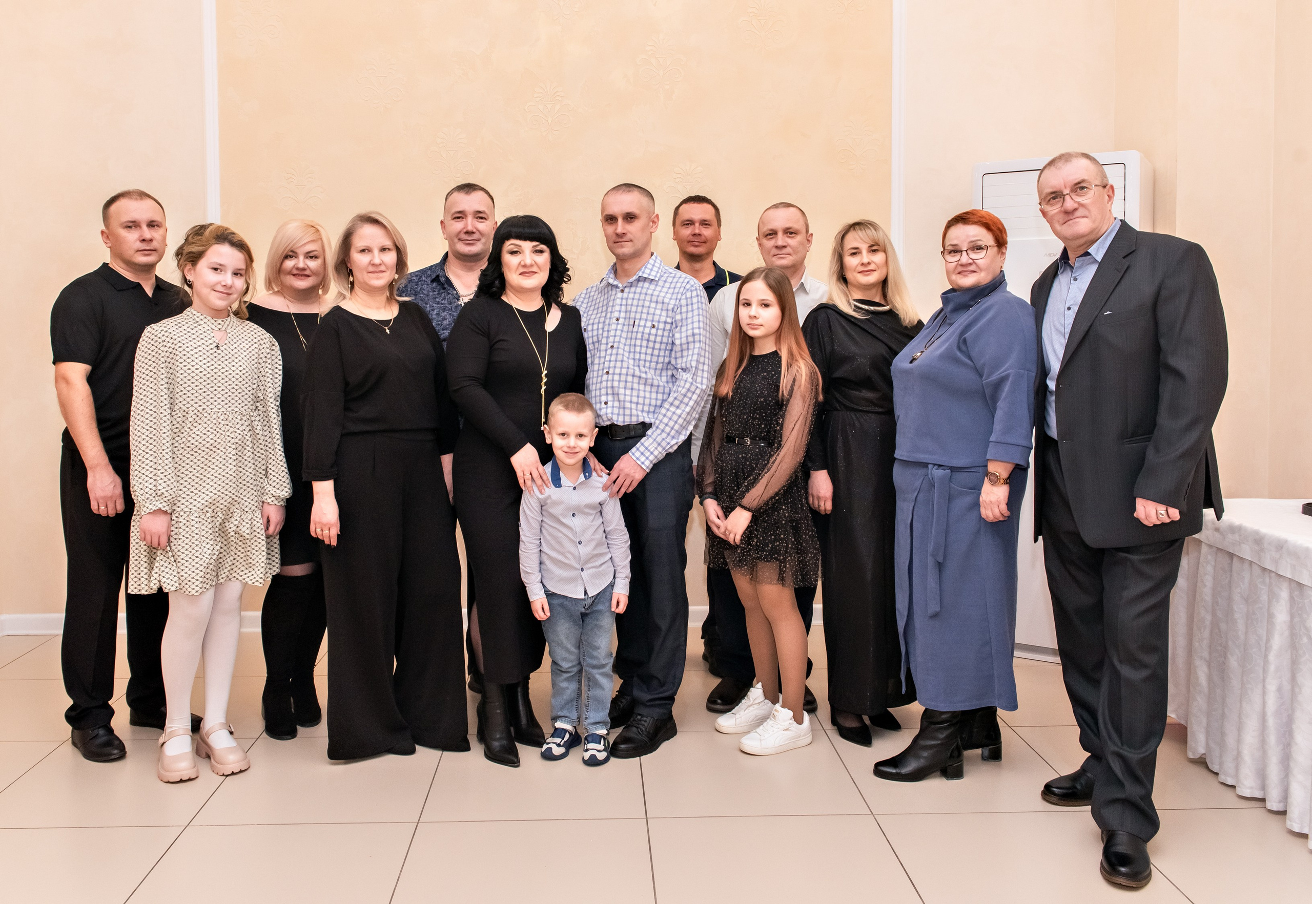 Юбилей Ирины. Ведущая — Наталья Белозерова. Банкетный зал — столовая Радио Завода. Семейный и портретный фотограф Кыштым Челябинск Марина Шигапова