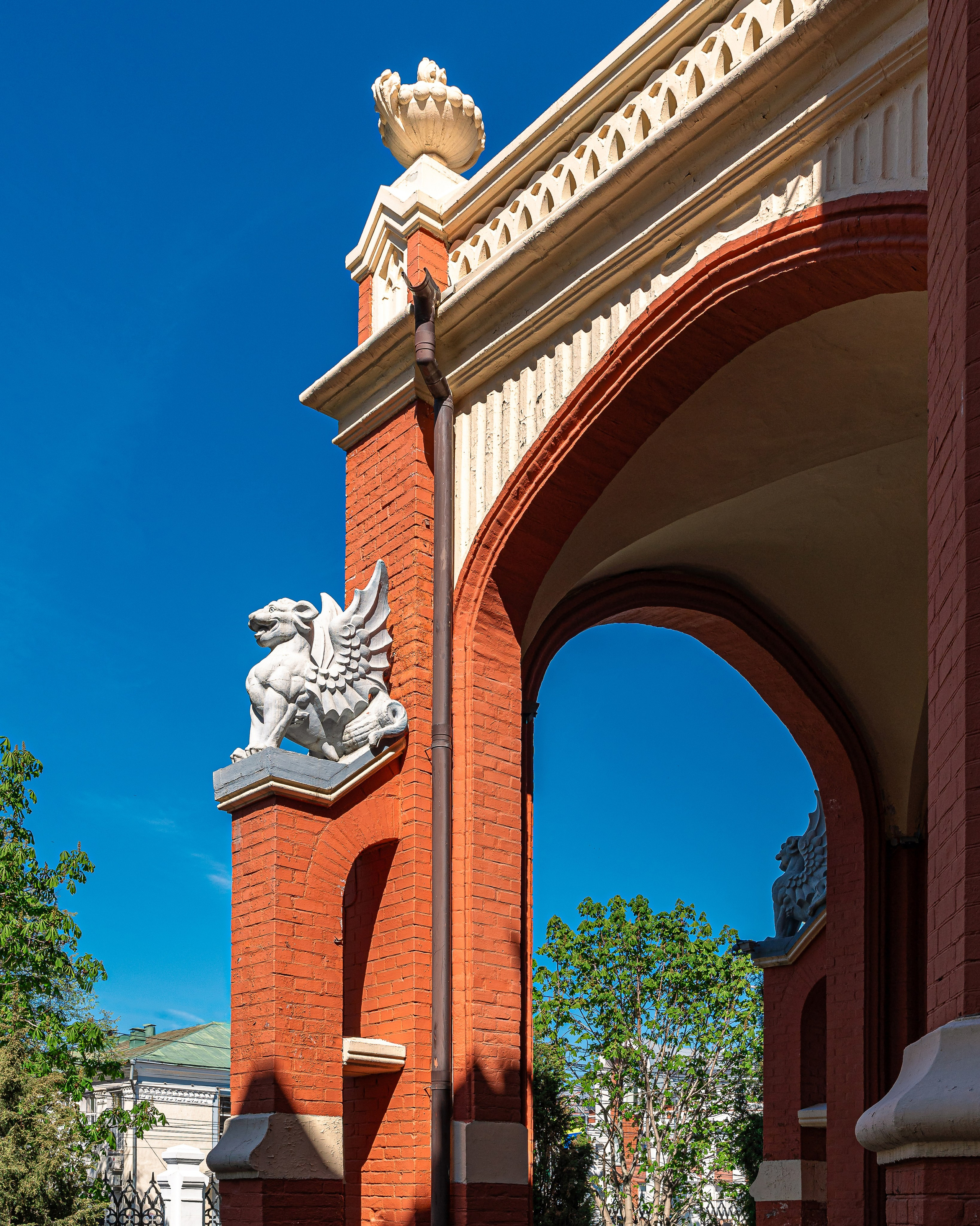 Красный замок Тихона Булычева на Вятке. Архитектор Чарушин И.А. Иван Благушин. Интерьерный и архитектурный фотограф в Москве и Санкт-Петербурге