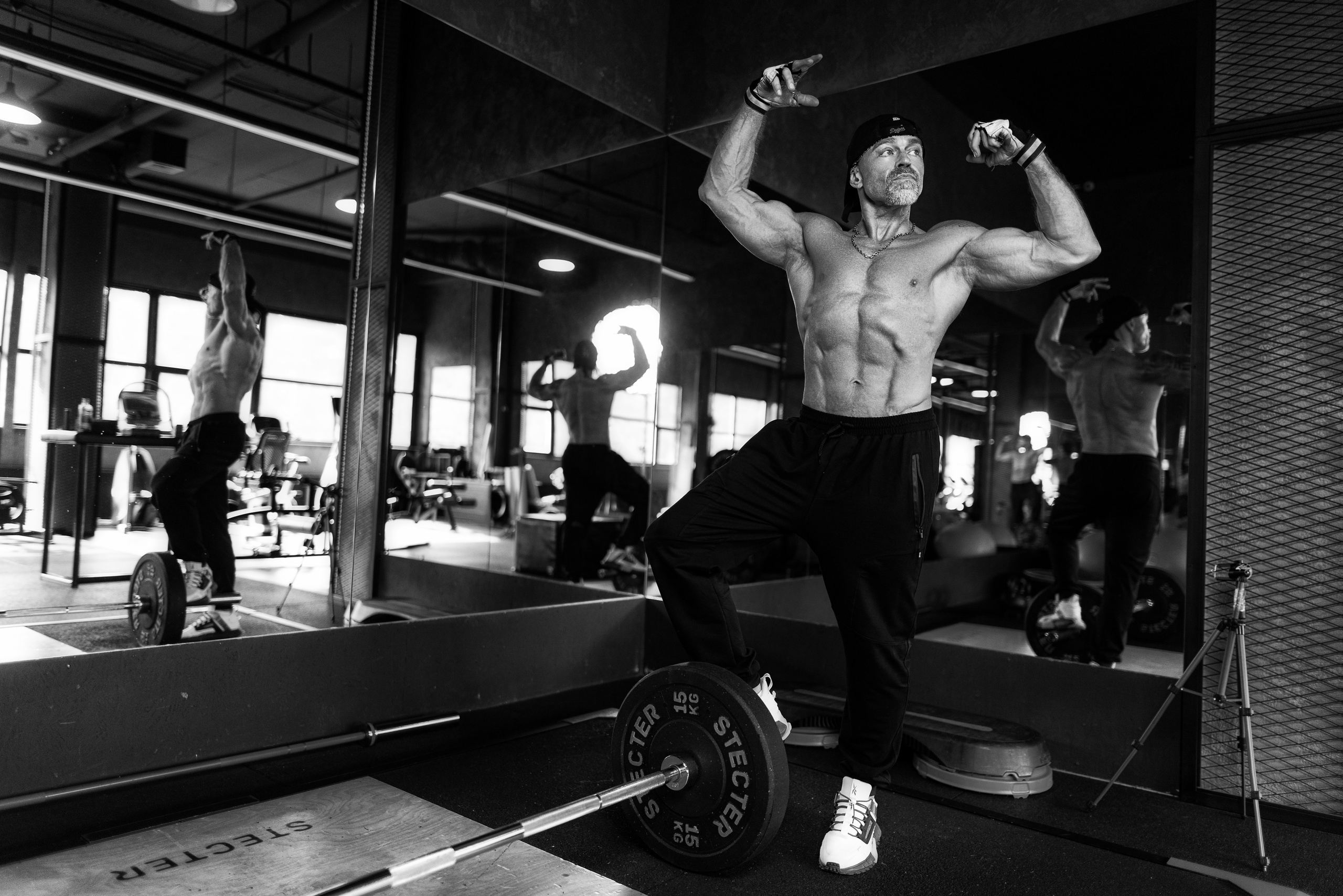 Съемка с Александром в тренажерном зале для контента. Дмитрий Шульгин, портретный фотограф в Воронеже