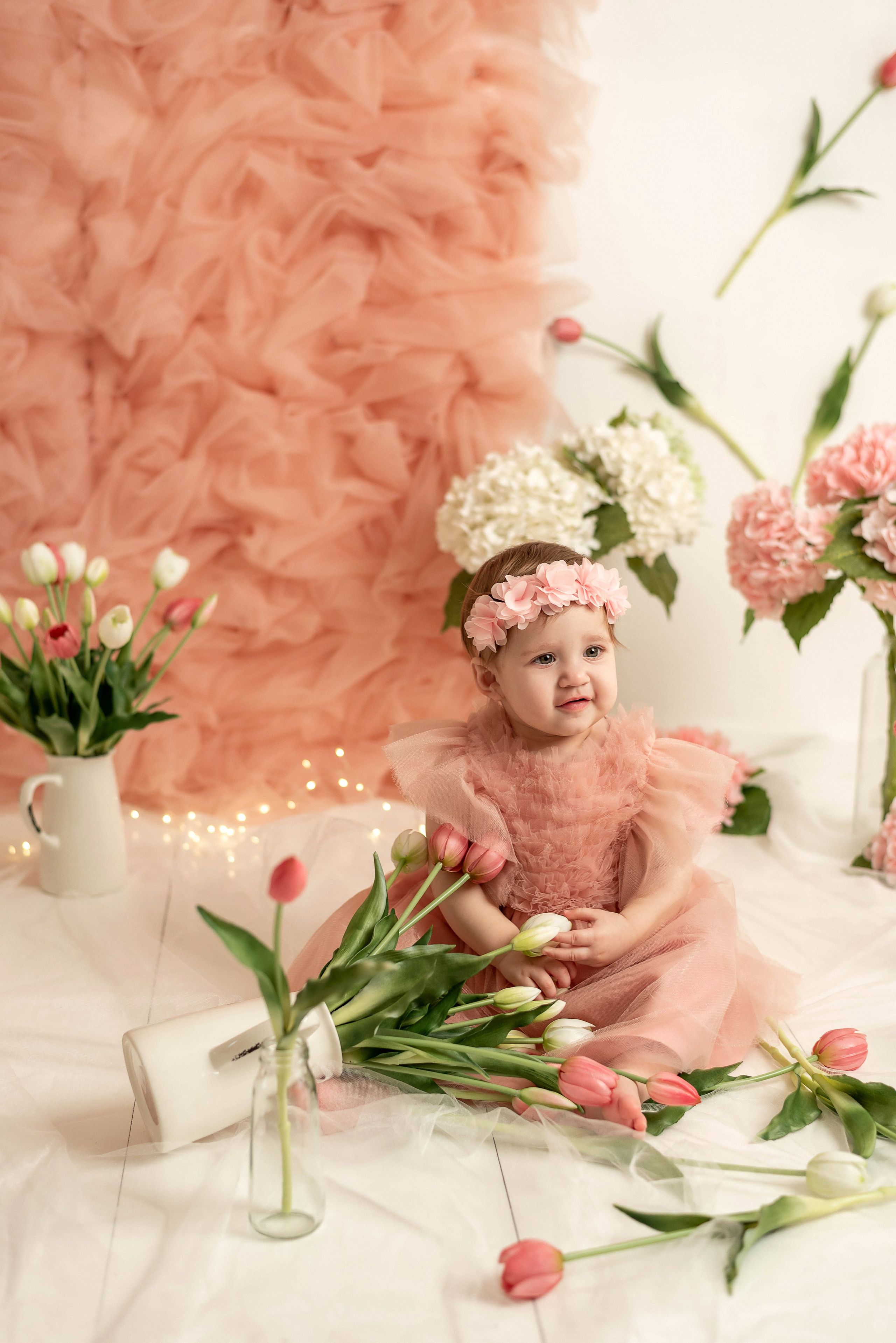 София и Есения — тюльпаны. Семейный и детский фотограф Наталья Горда