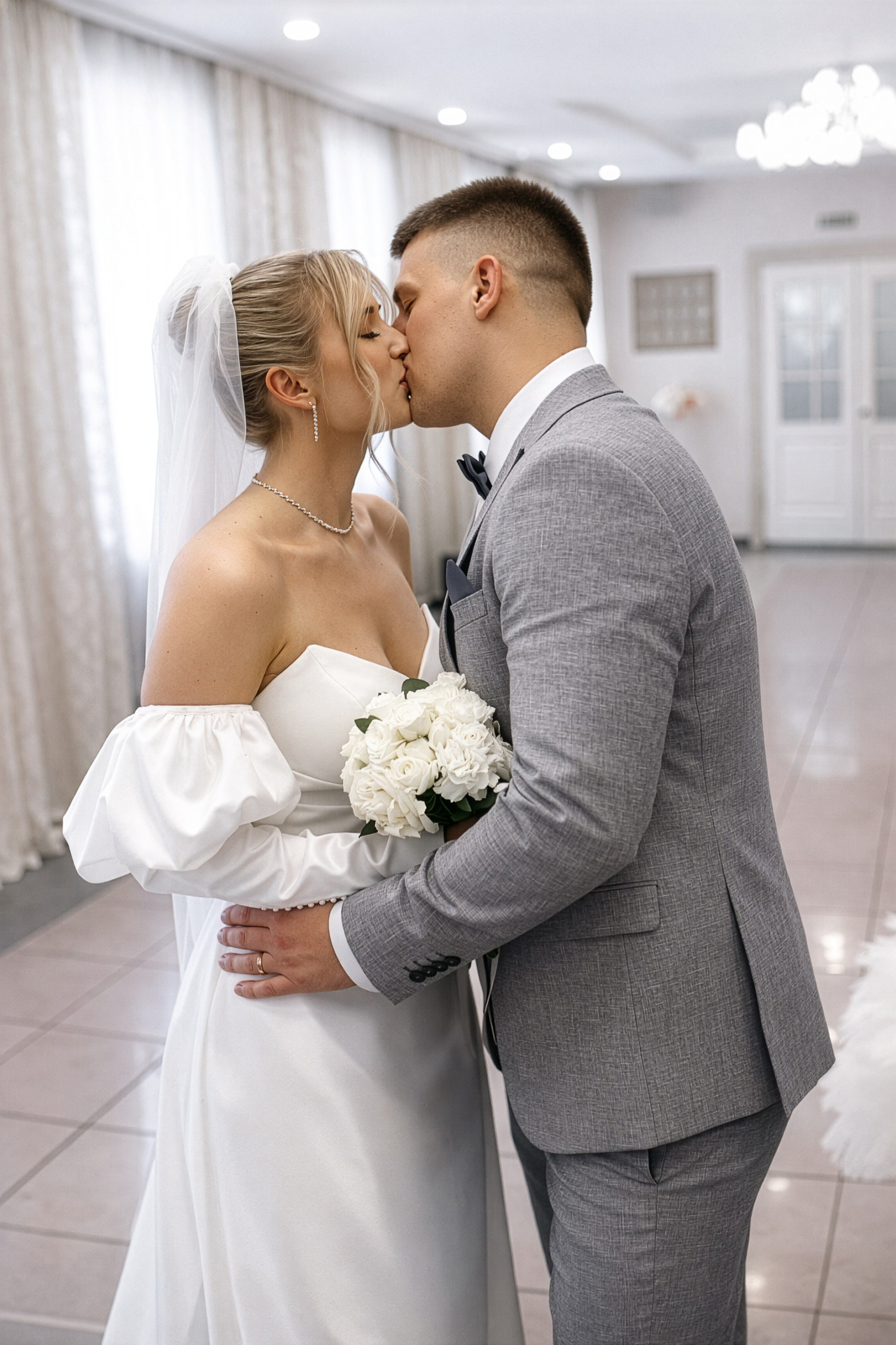 Свадебный фотограф в Екатеринбурге — Дмитрий и Анна в отеле Novotel. Фотограф Дмитрий Судаков — Свадебная и репортажная съемка в Екатеринбурге и Москве