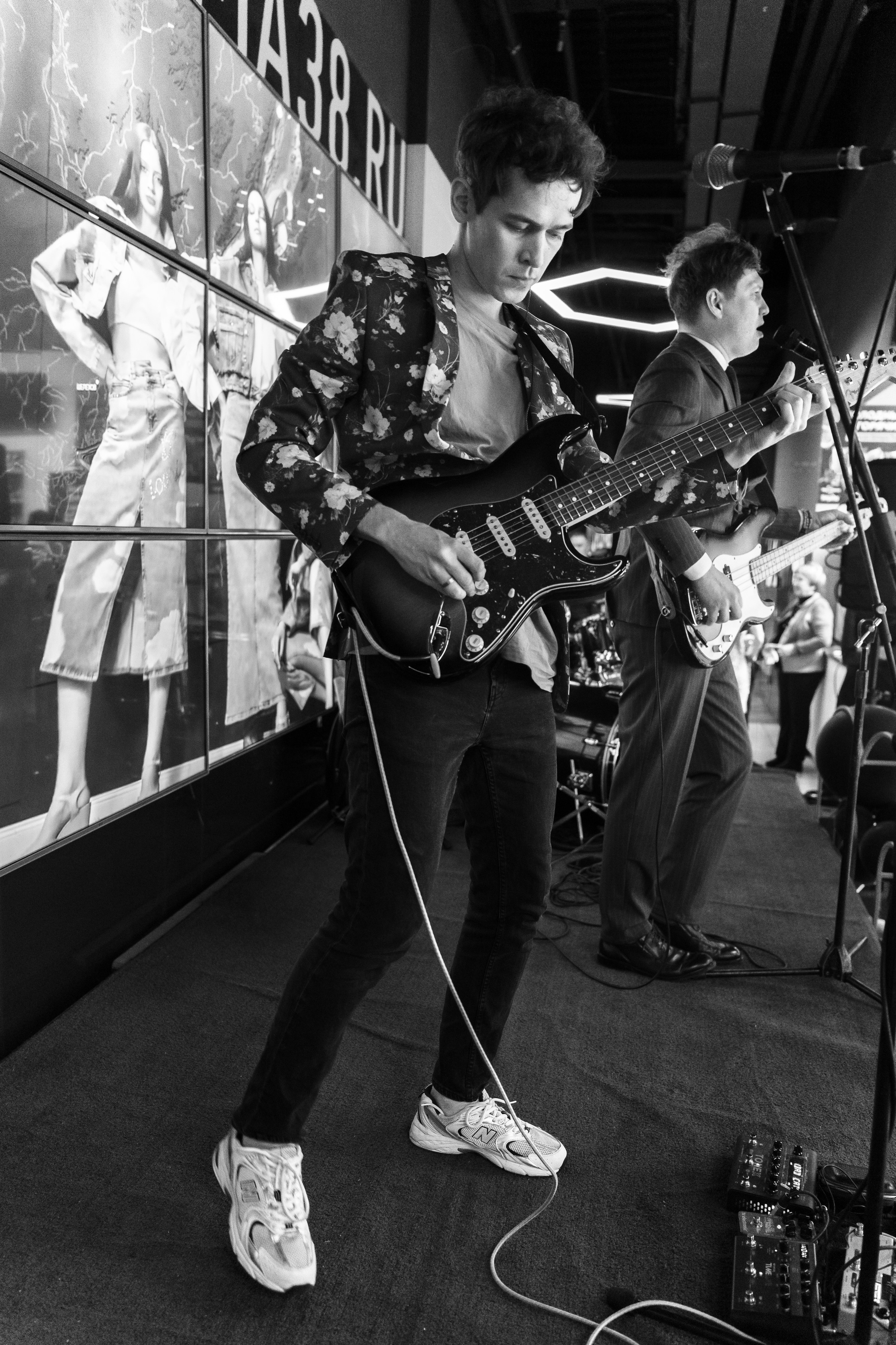 Веб-сериал «МЫ». Для тех, кто не ждёт удачи, а создаёт её. Каждая фотосессия — это твой момент, твой стиль, твой успех. 📸