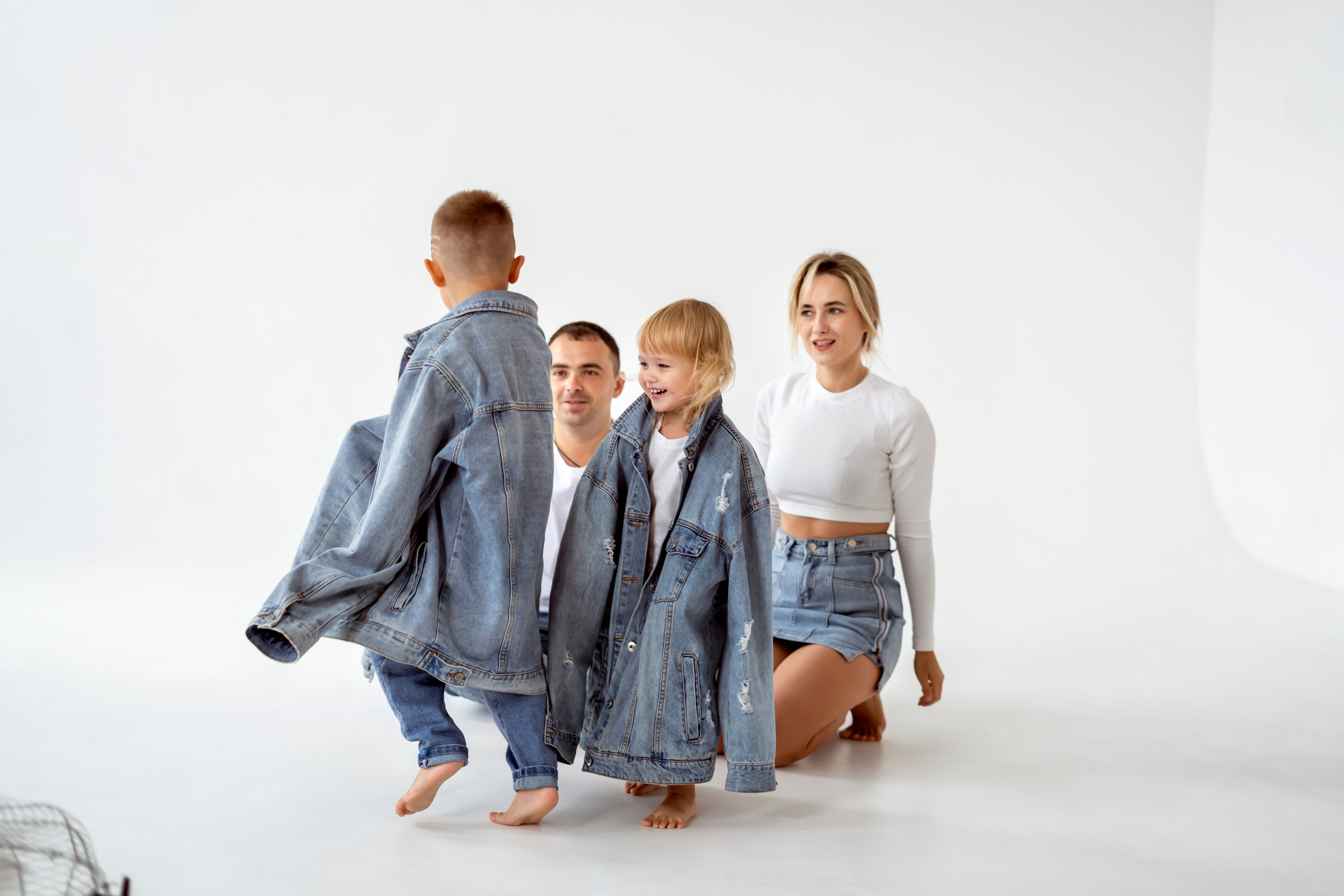 Семейная съёмка на циклораме. Семейный и детский фотограф в Хабаровске Анна Гриневич