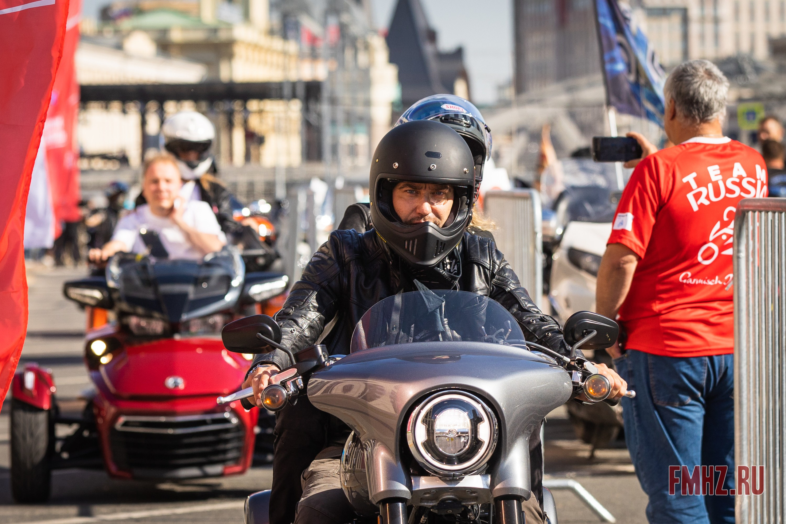 Закрытие Мотосезона 2023 на проспекте Академика Сахарова. Фотограф Владимир Охрименко